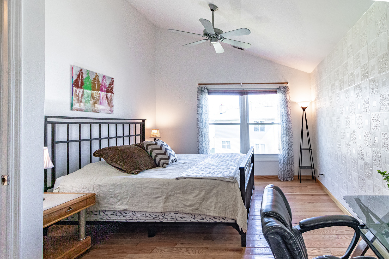 1577 Pinetree Drive, Gurnee, IL 60031