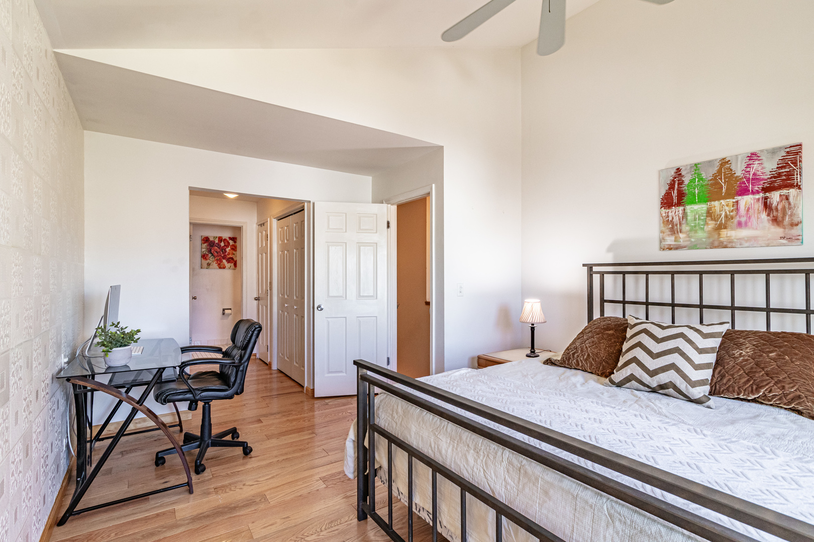 1577 Pinetree Drive, Gurnee, IL 60031