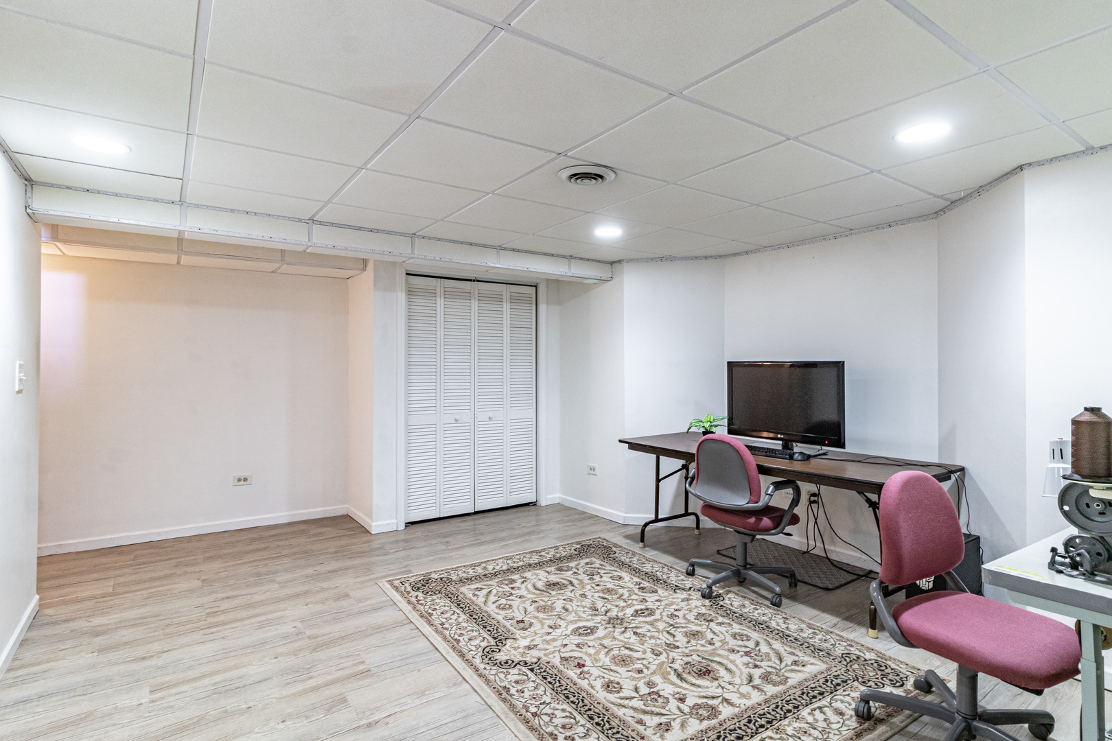 1577 Pinetree Drive, Gurnee, IL 60031