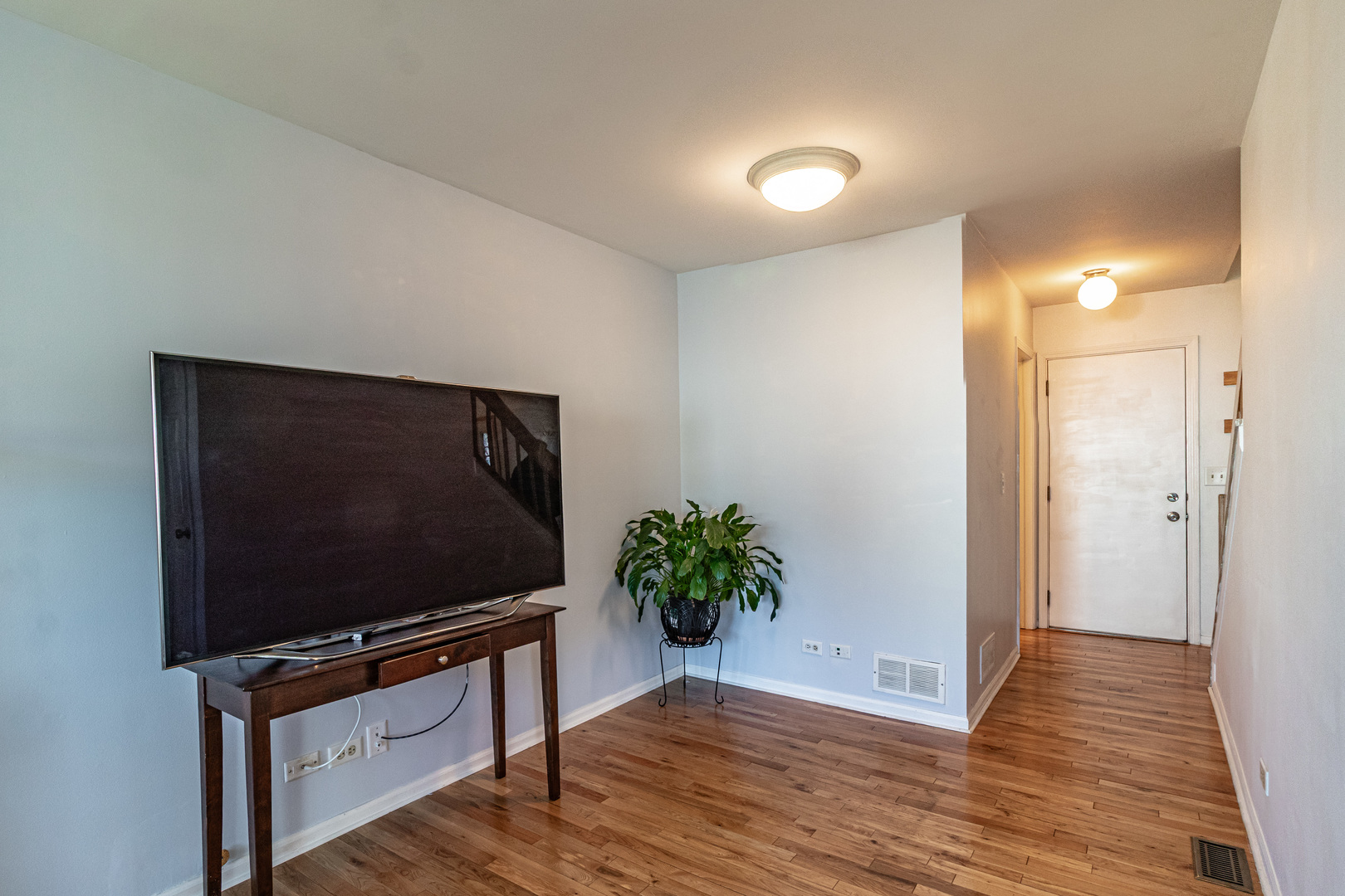 1577 Pinetree Drive, Gurnee, IL 60031