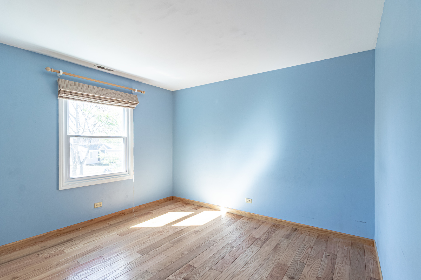 1577 Pinetree Drive, Gurnee, IL 60031