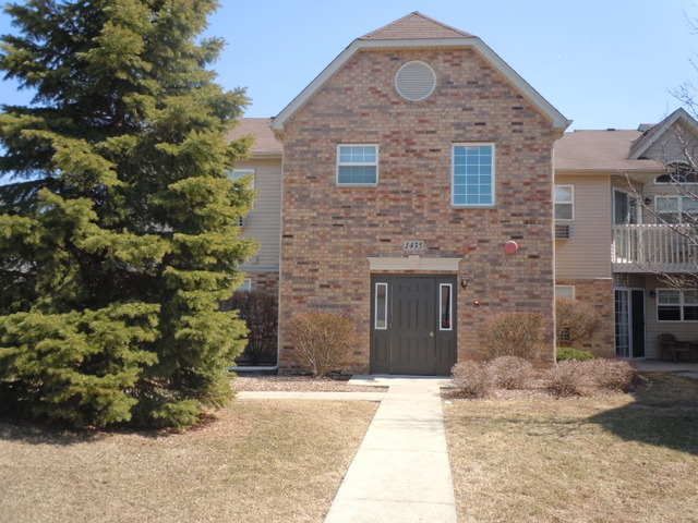 1435 Spring Brook Court #2B, Round Lake Beach, IL 60073