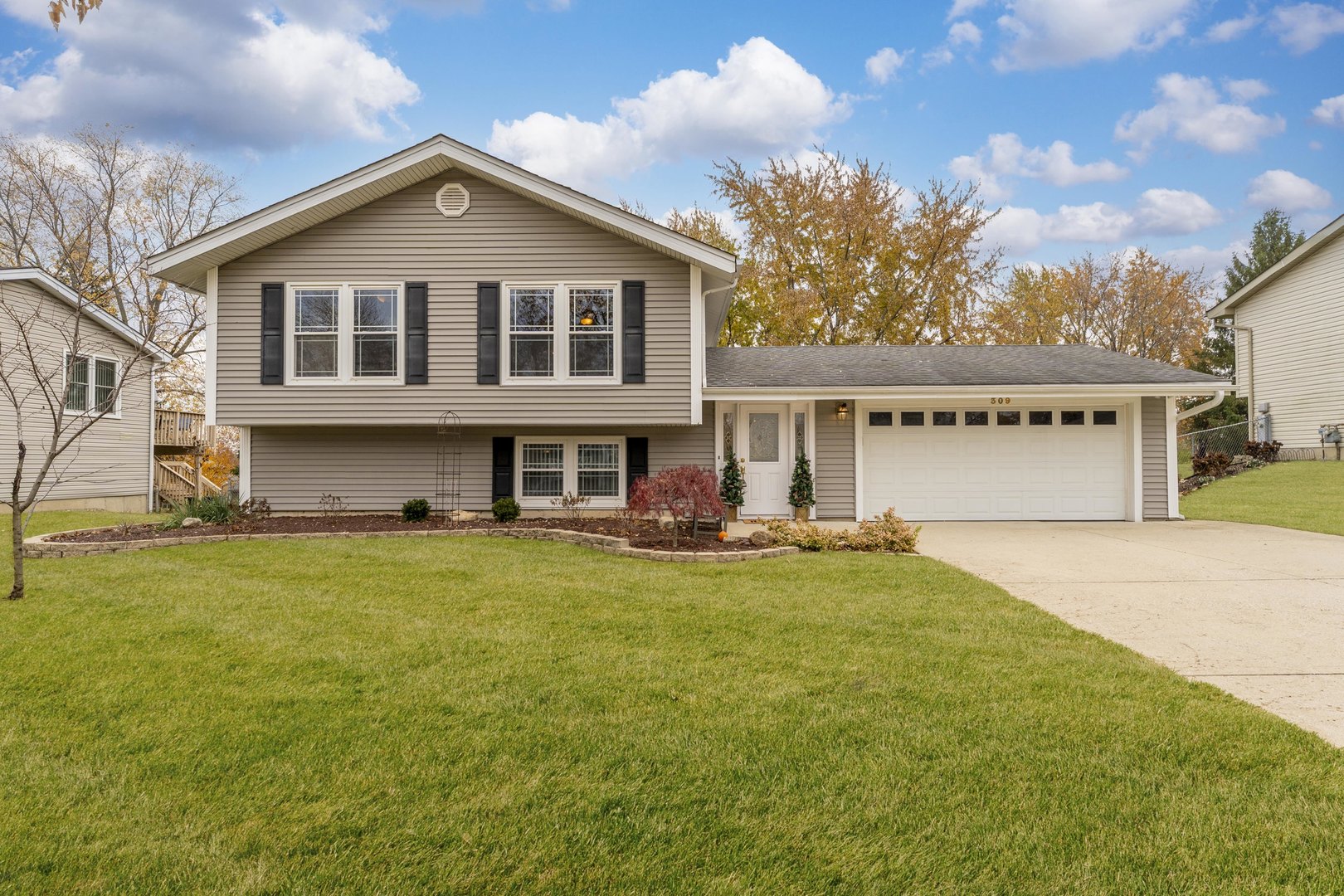 309 Plymouth Lane, Bloomingdale, IL 60108