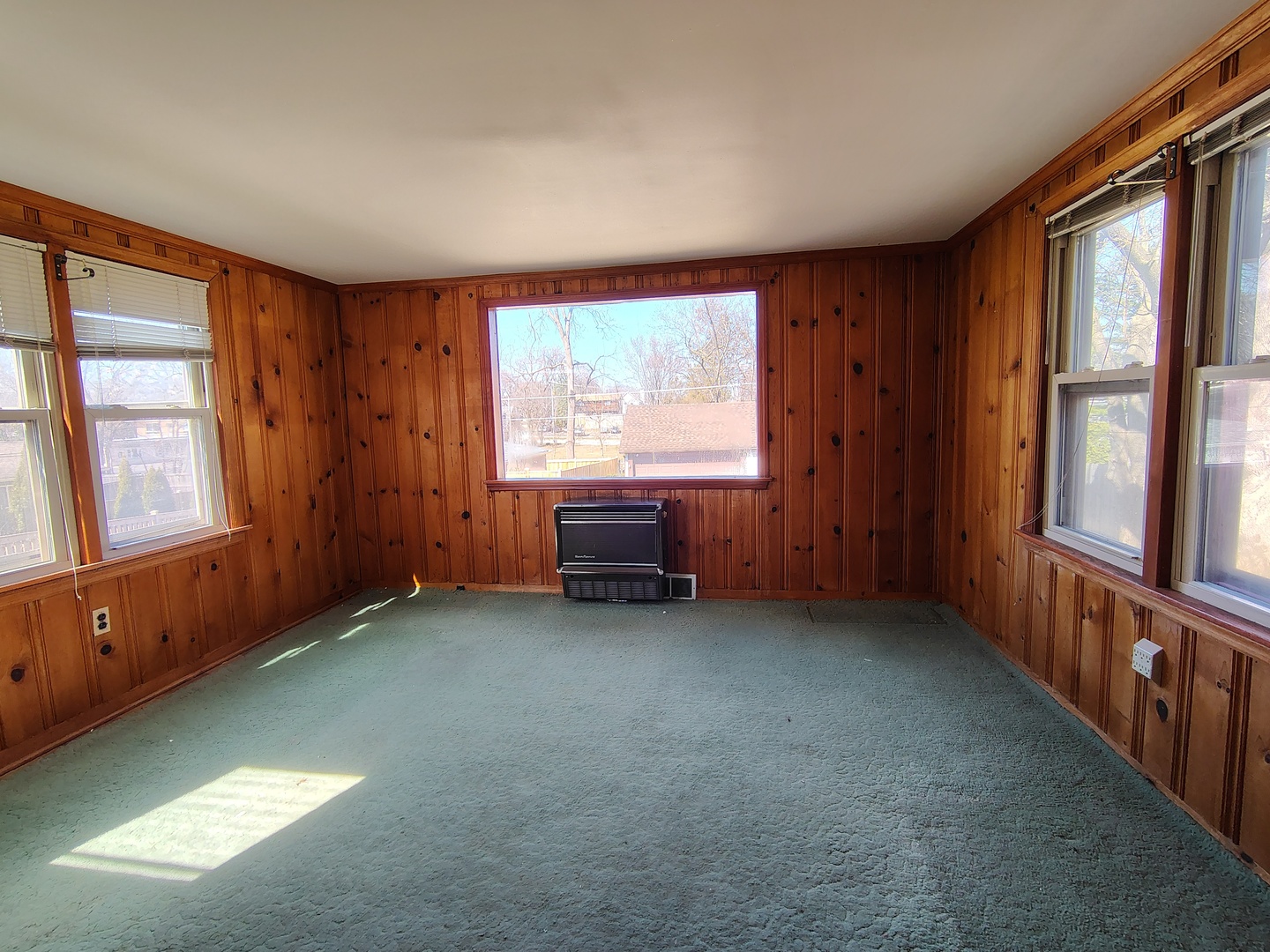 Libertyville, IL 60048