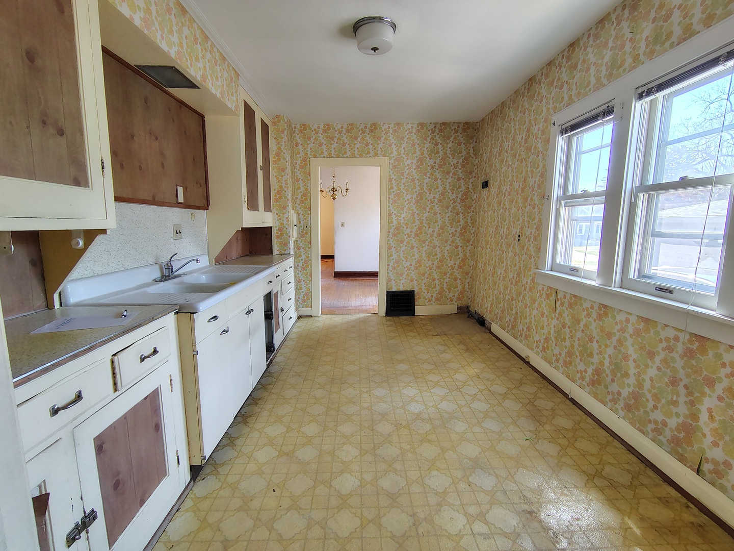 Libertyville, IL 60048