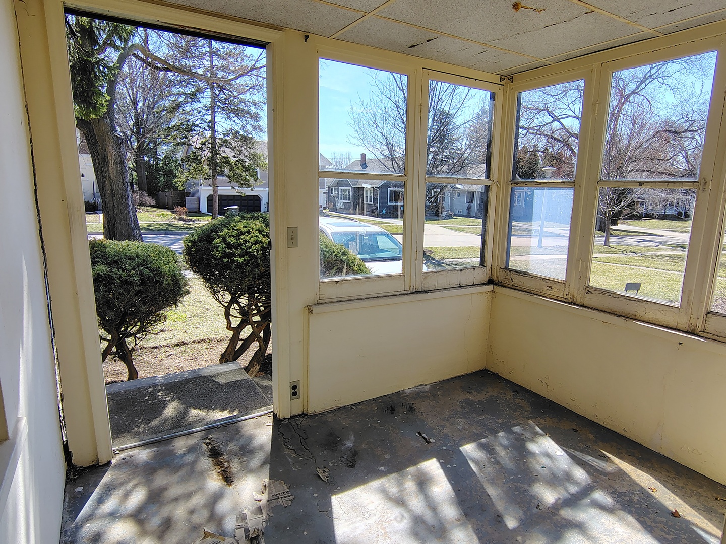 Libertyville, IL 60048