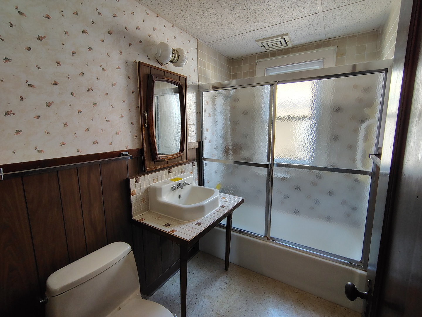 Libertyville, IL 60048