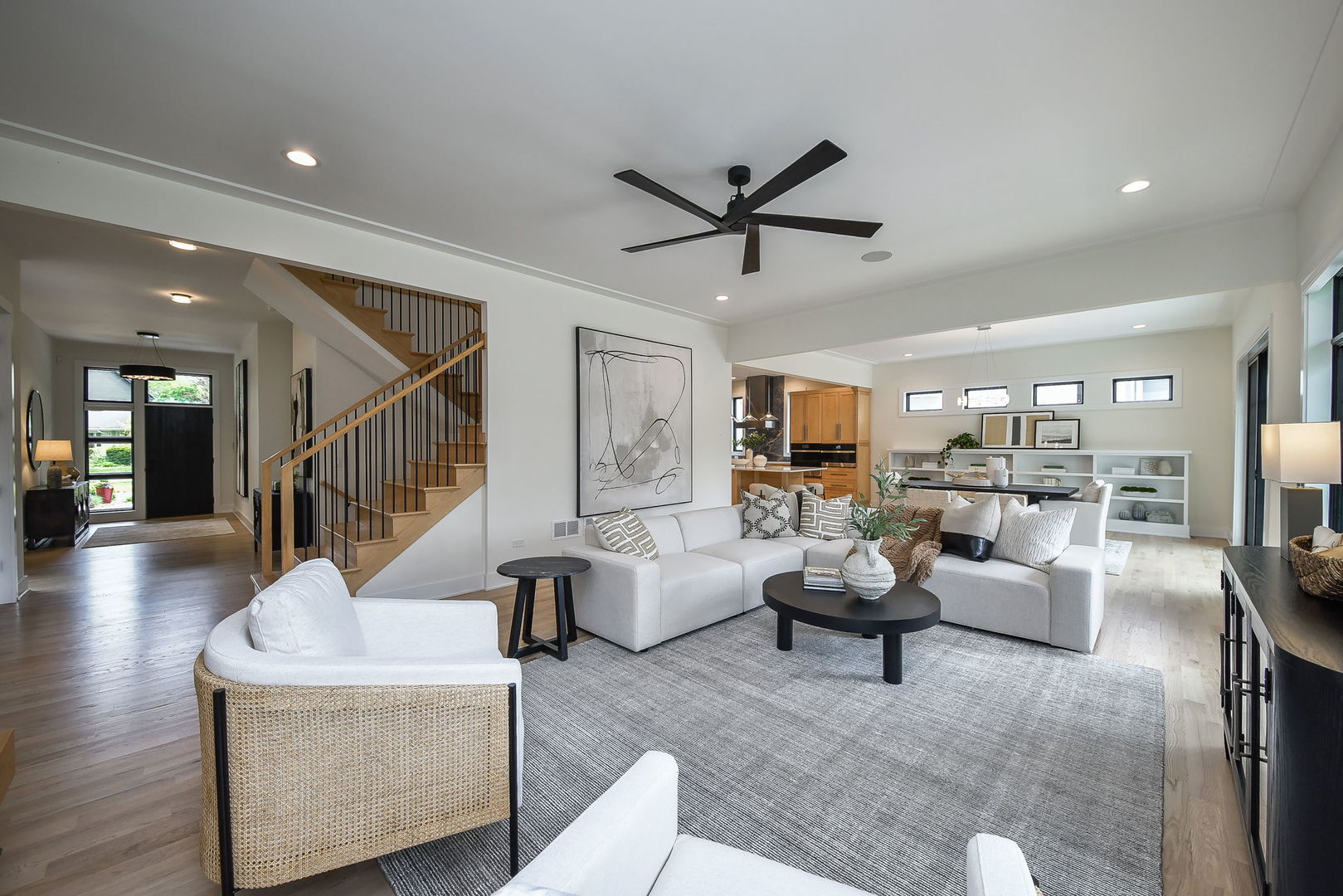 611 S Loomis Street, Naperville, IL 60540