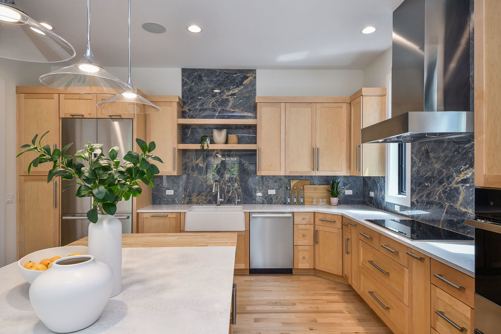 611 S Loomis Street, Naperville, IL 60540