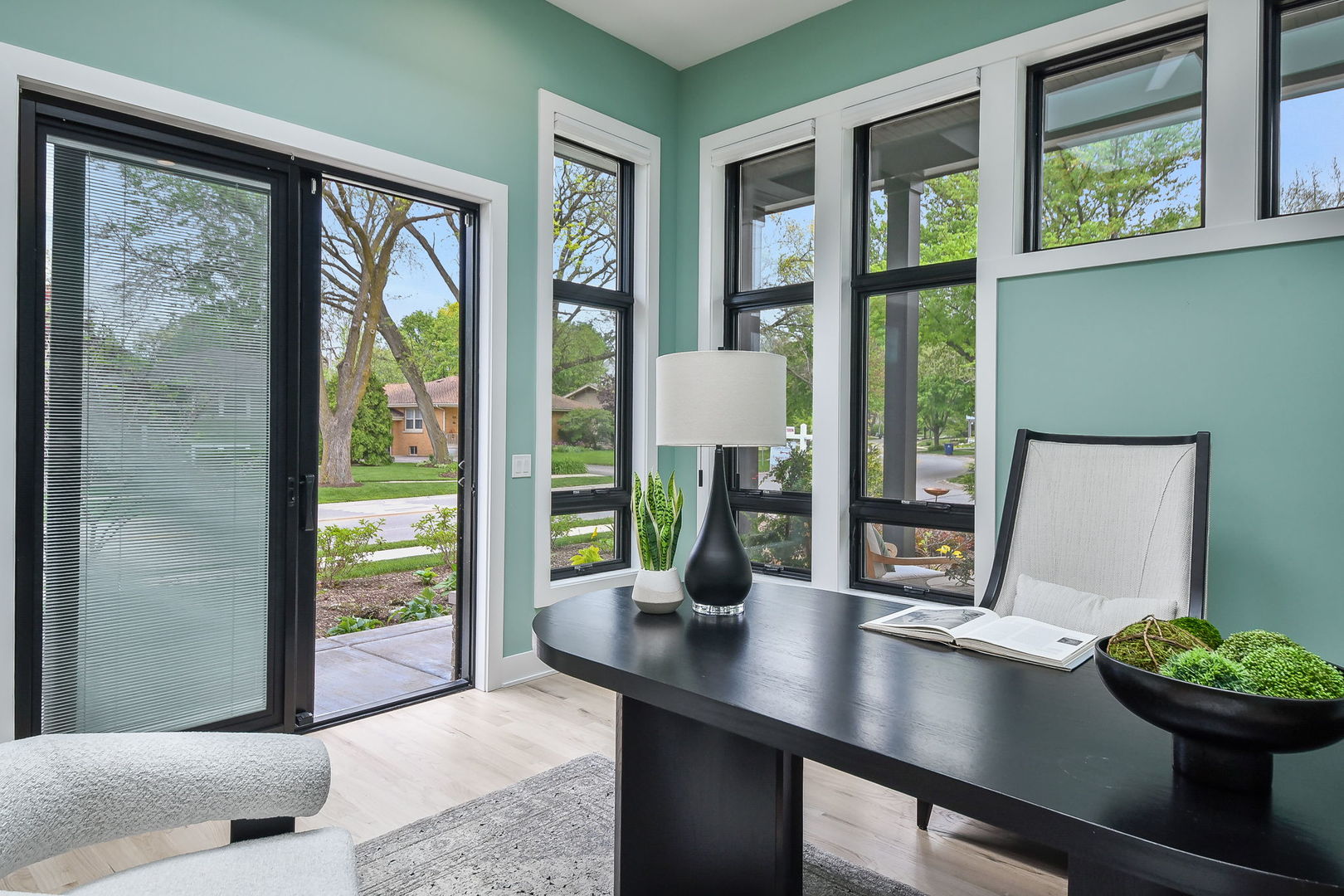 611 S Loomis Street, Naperville, IL 60540