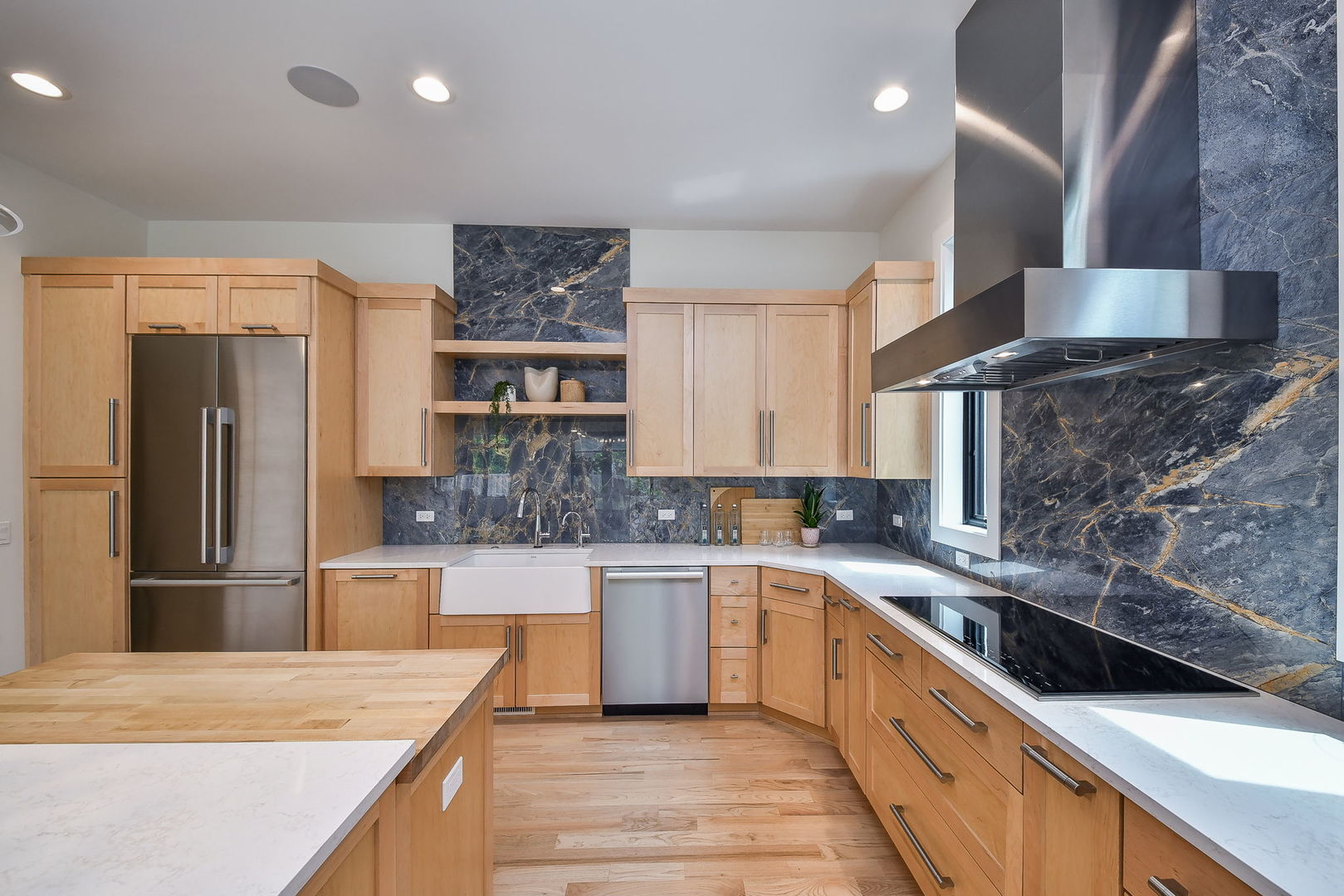 611 S Loomis Street, Naperville, IL 60540