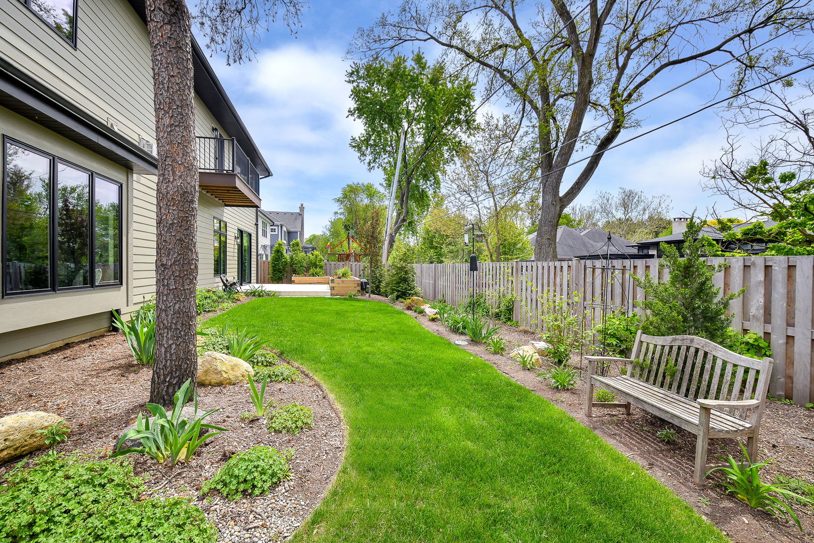 611 S Loomis Street, Naperville, IL 60540