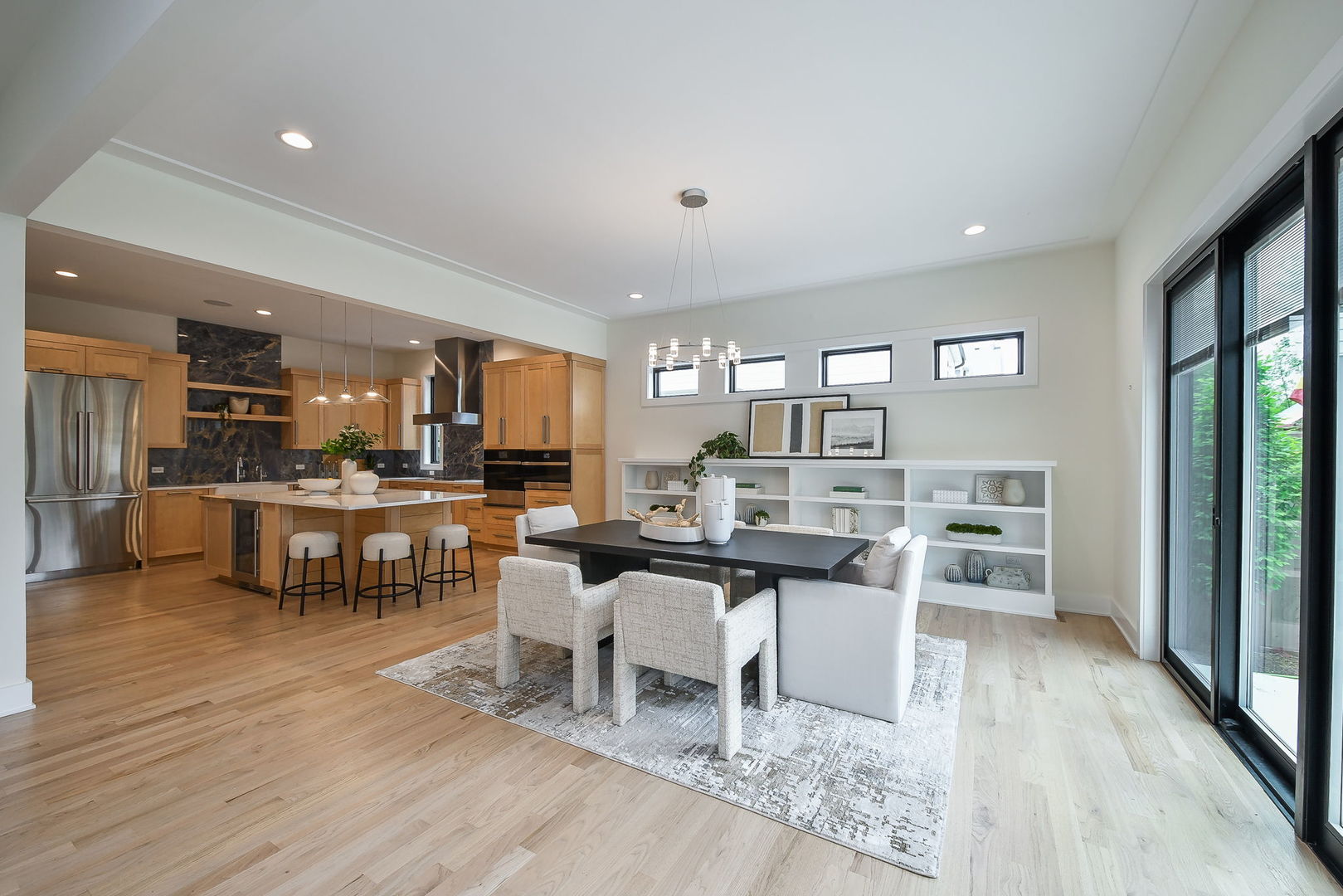 611 S Loomis Street, Naperville, IL 60540