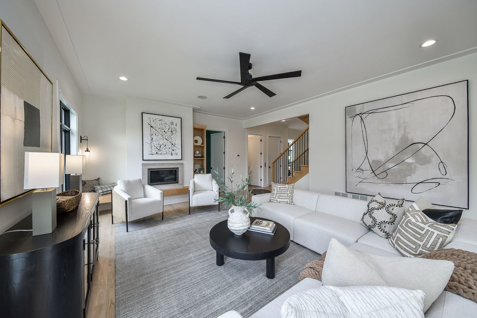 611 S Loomis Street, Naperville, IL 60540