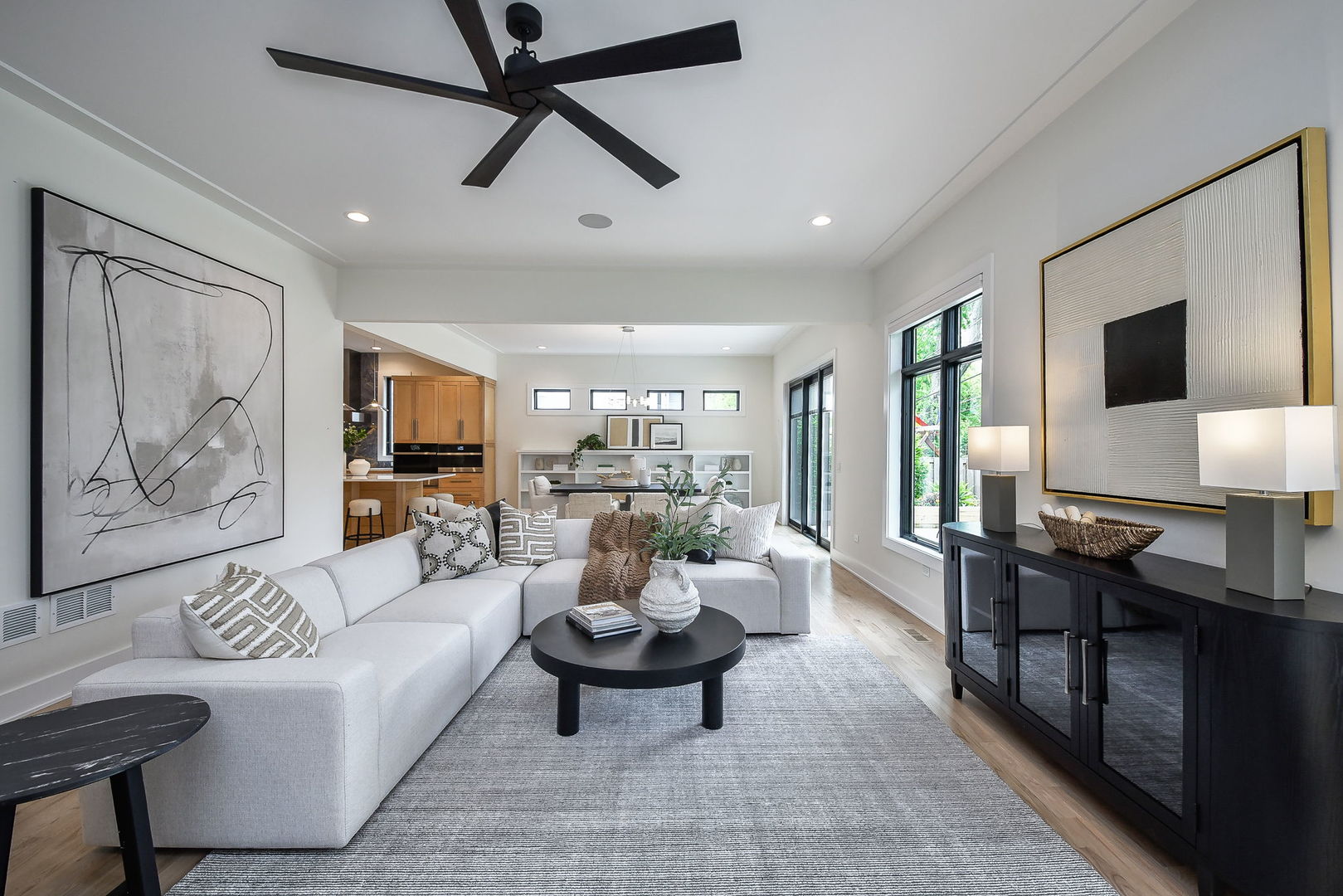 611 S Loomis Street, Naperville, IL 60540