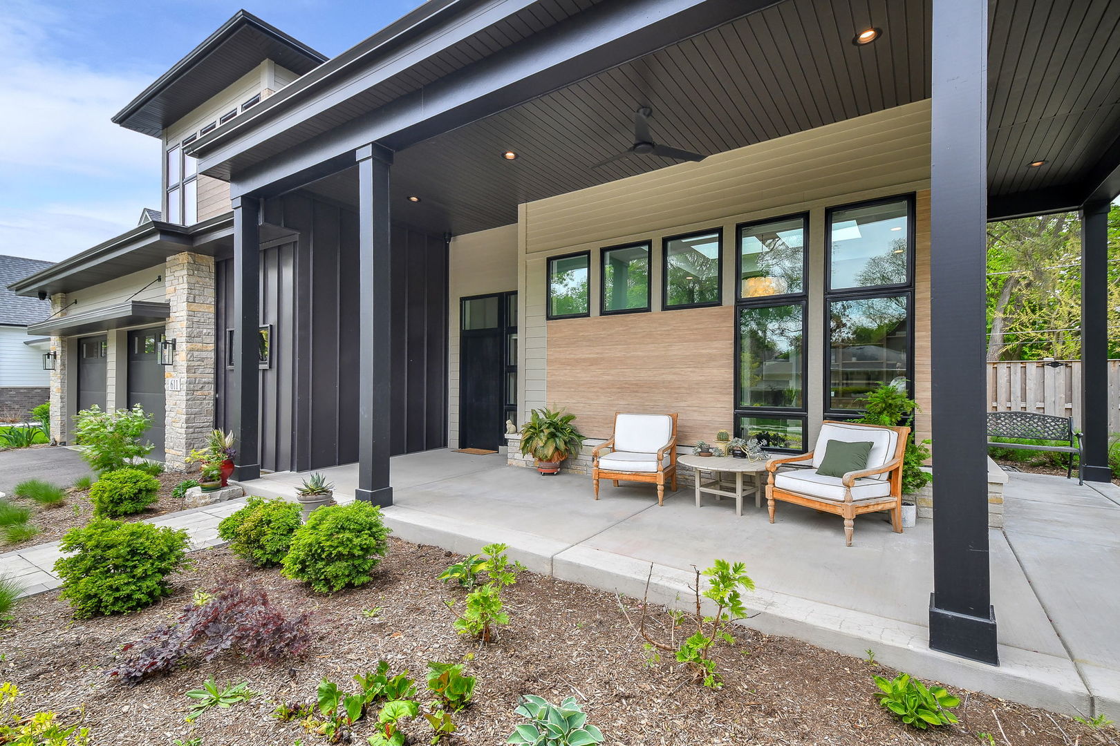 611 S Loomis Street, Naperville, IL 60540