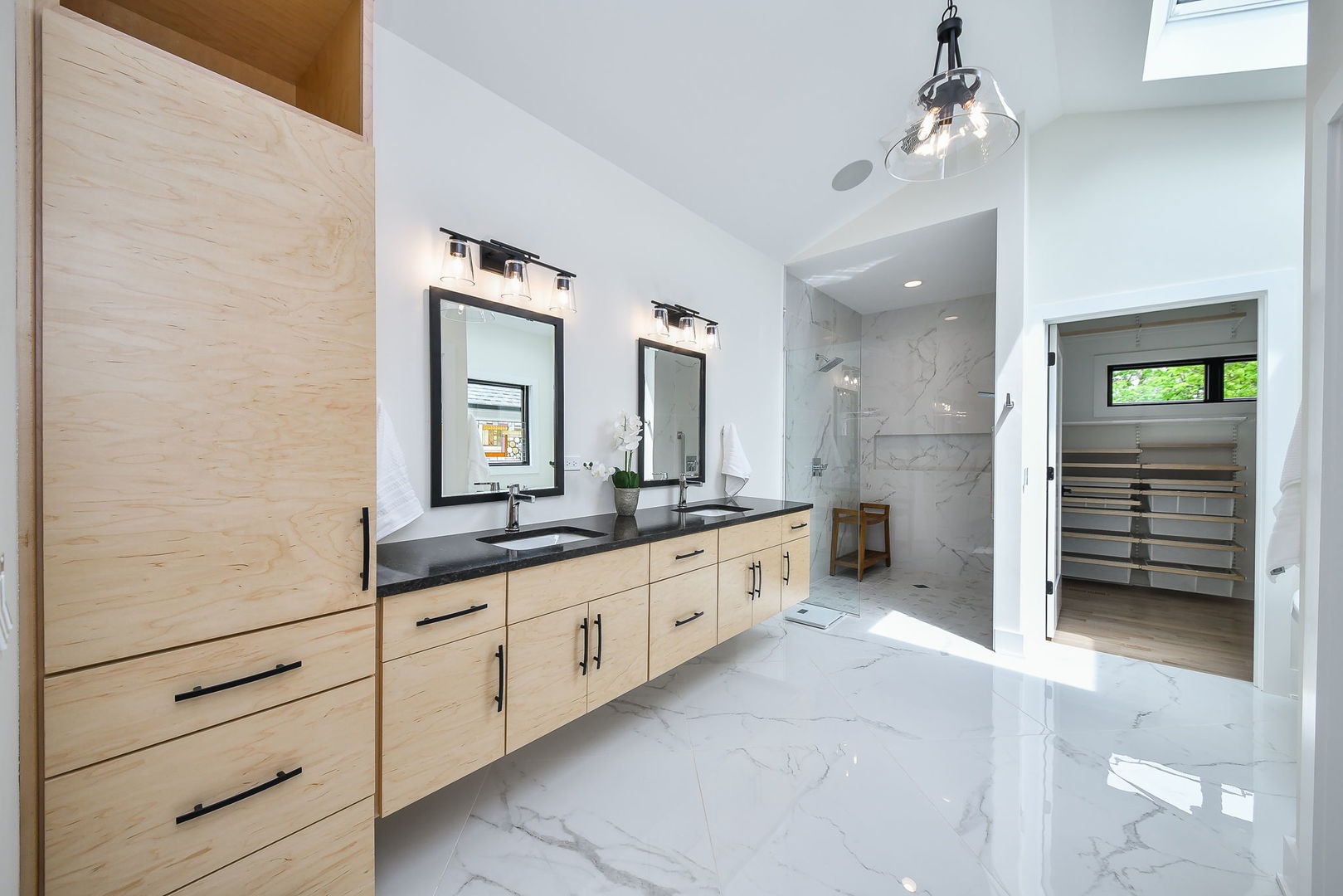 611 S Loomis Street, Naperville, IL 60540