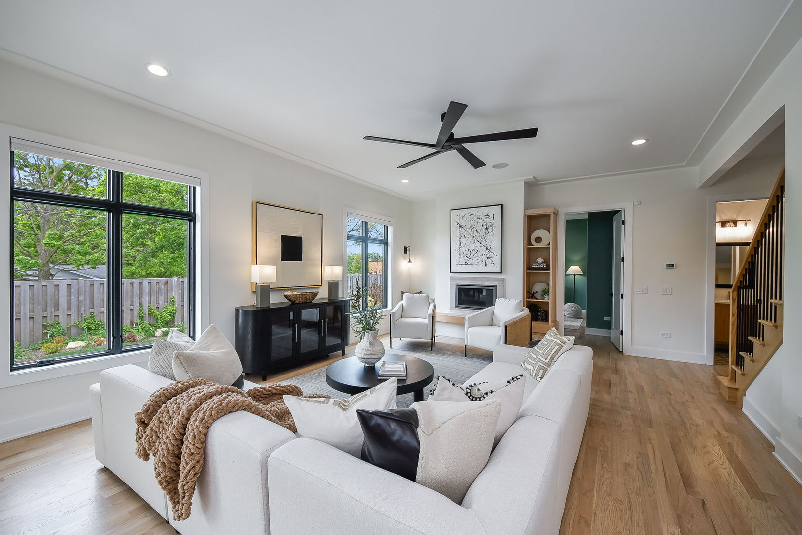 611 S Loomis Street, Naperville, IL 60540