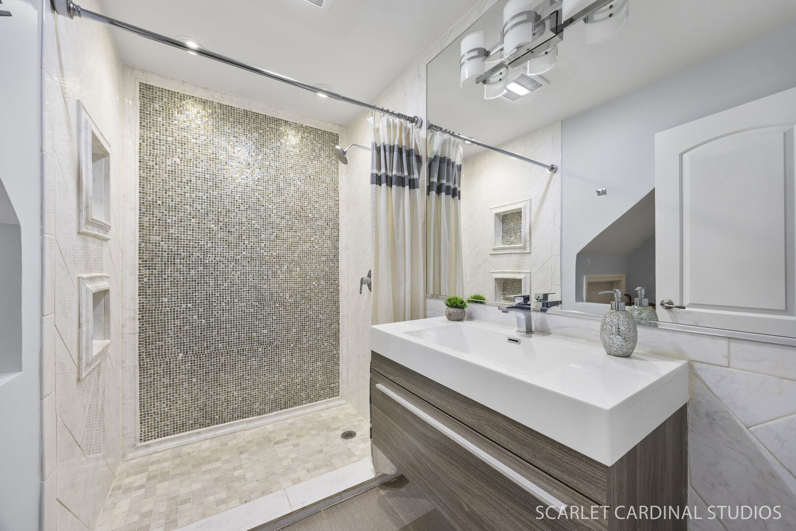 1003 E Alder Lane, Mount Prospect, IL 60056