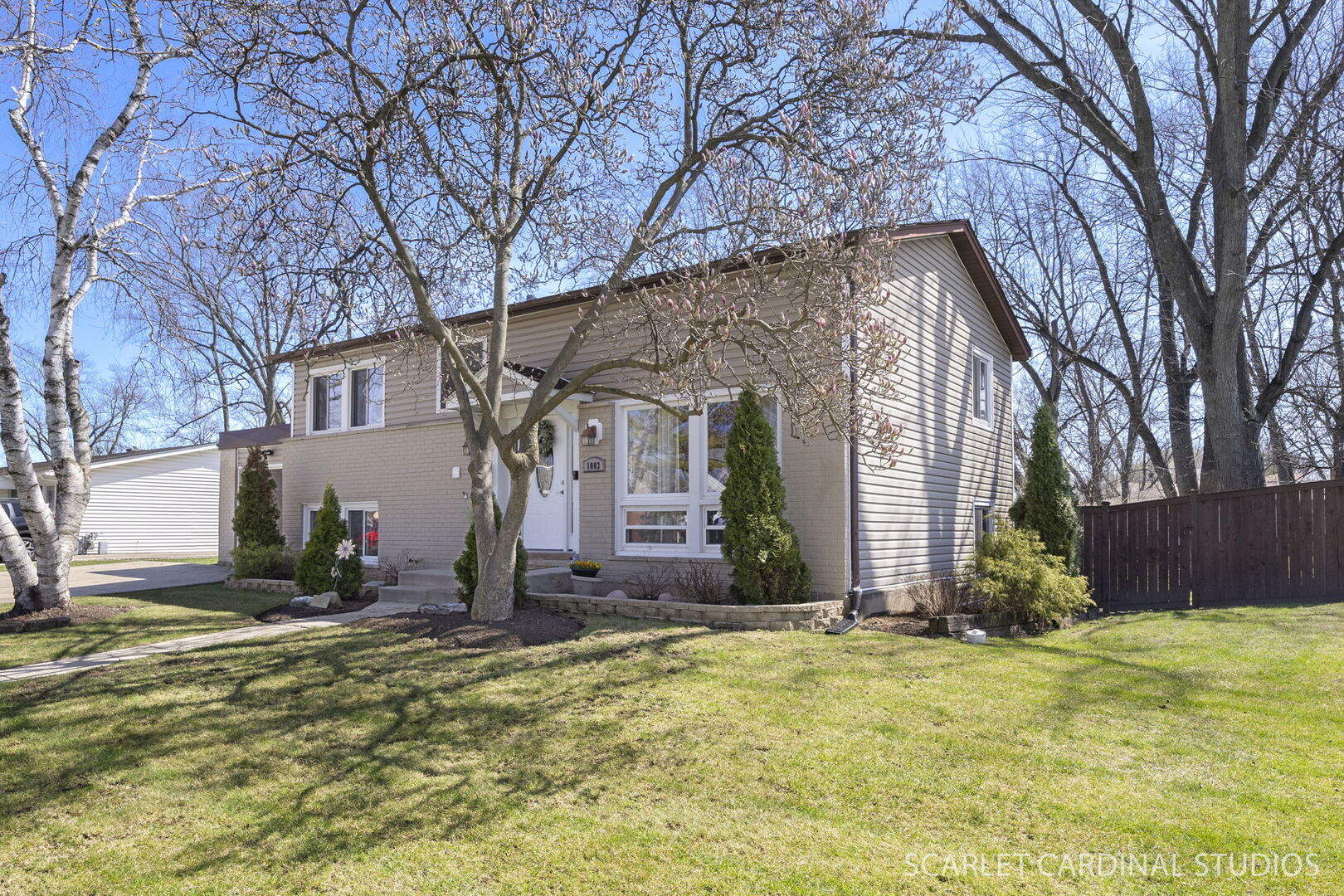 1003 E Alder Lane, Mount Prospect, IL 60056