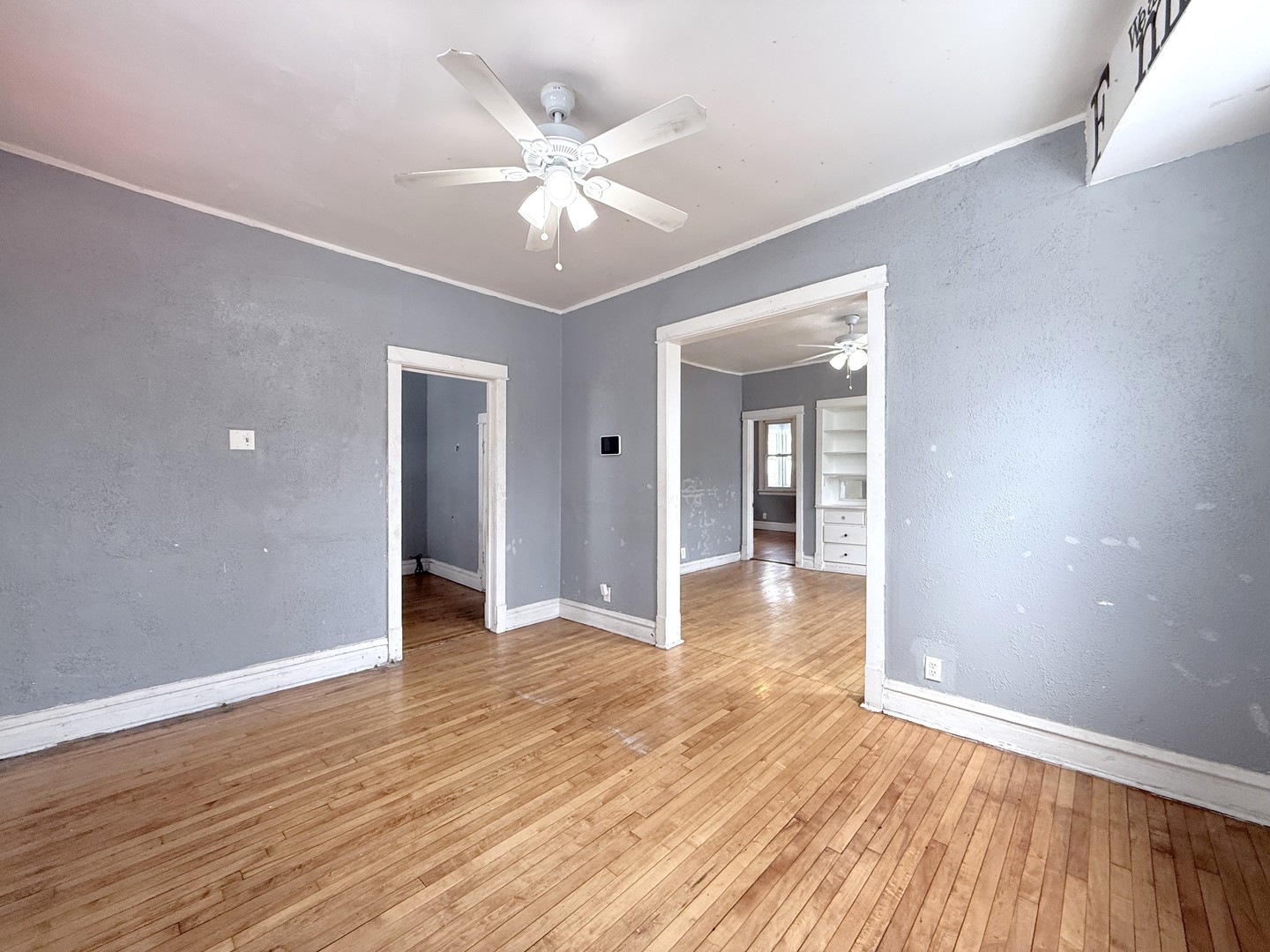 8015 S Harper Avenue, Chicago, IL 60619