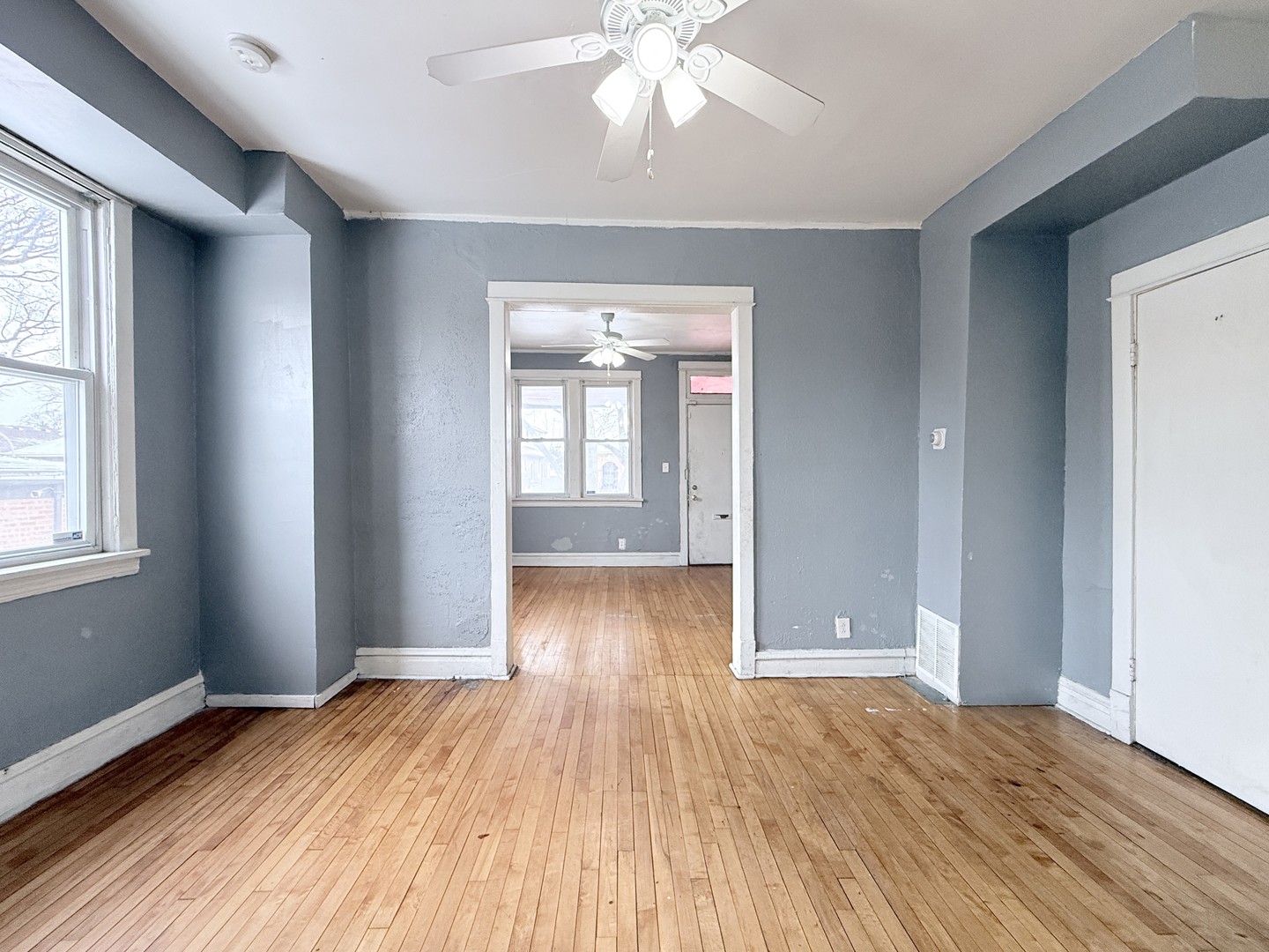 8015 S Harper Avenue, Chicago, IL 60619