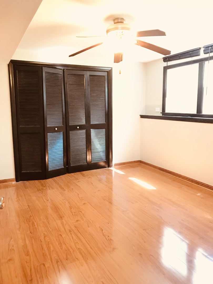 724 Burning Tree Lane, Naperville, IL 60563