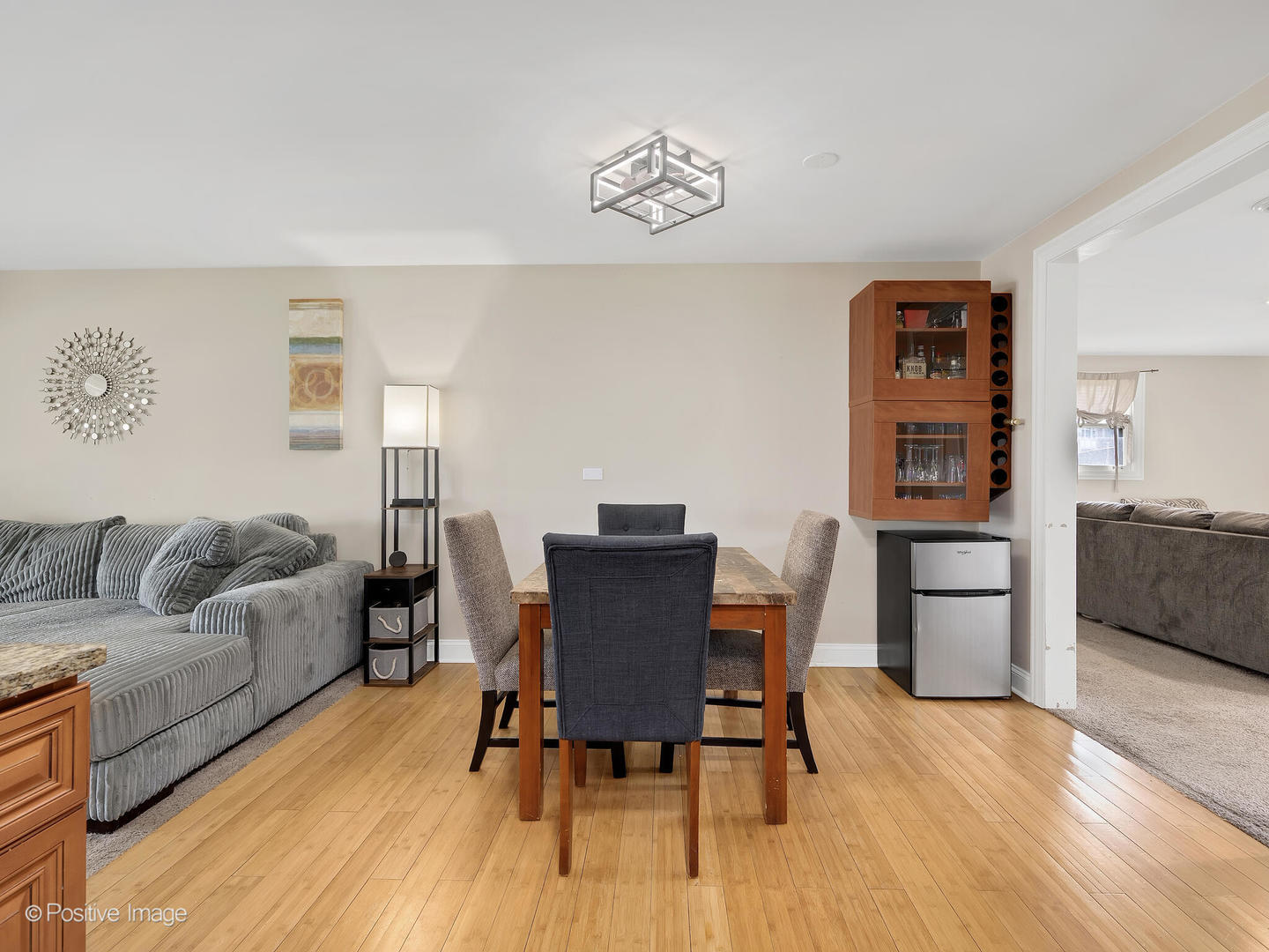 350 Shawnee Drive, Carol Stream, IL 60188