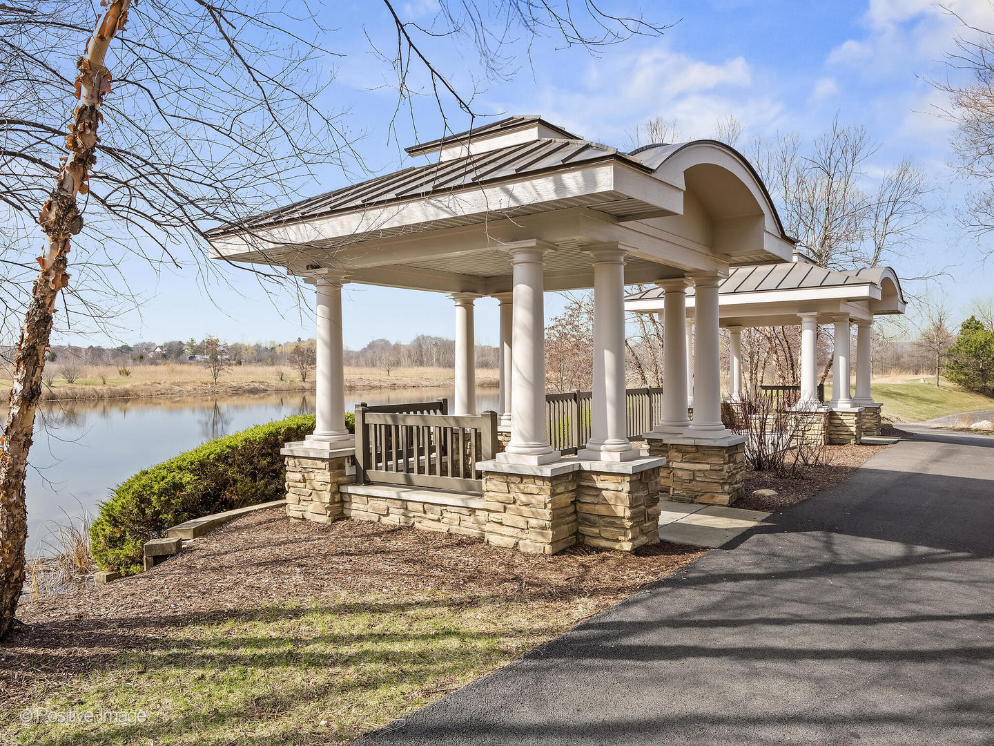 350 Shawnee Drive, Carol Stream, IL 60188