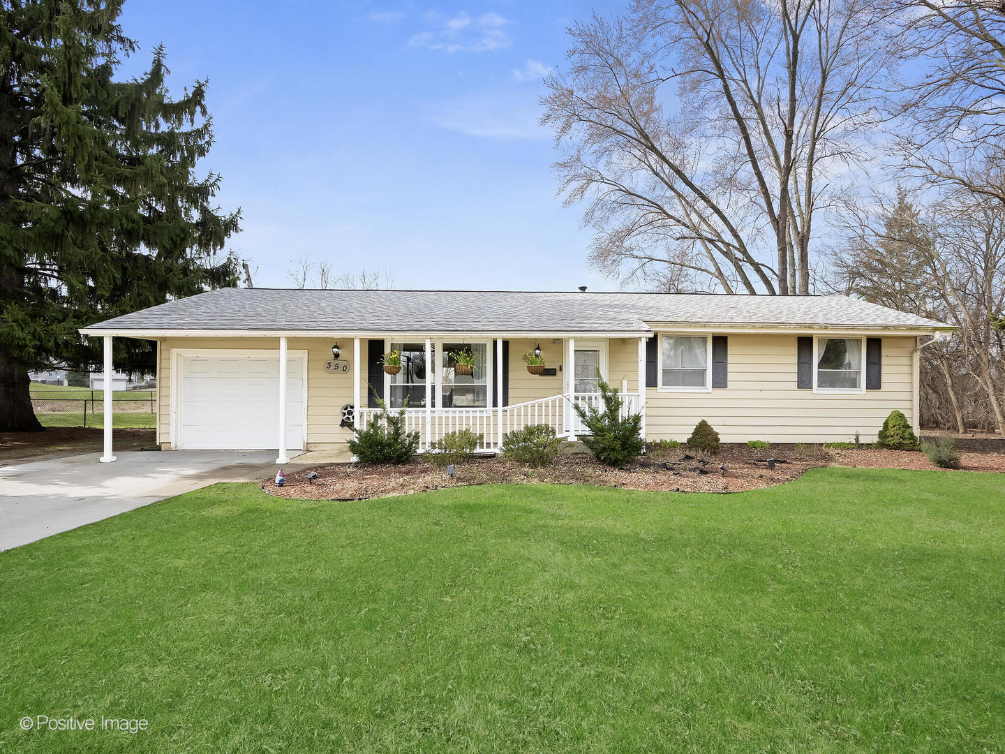 350 Shawnee Drive, Carol Stream, IL 60188