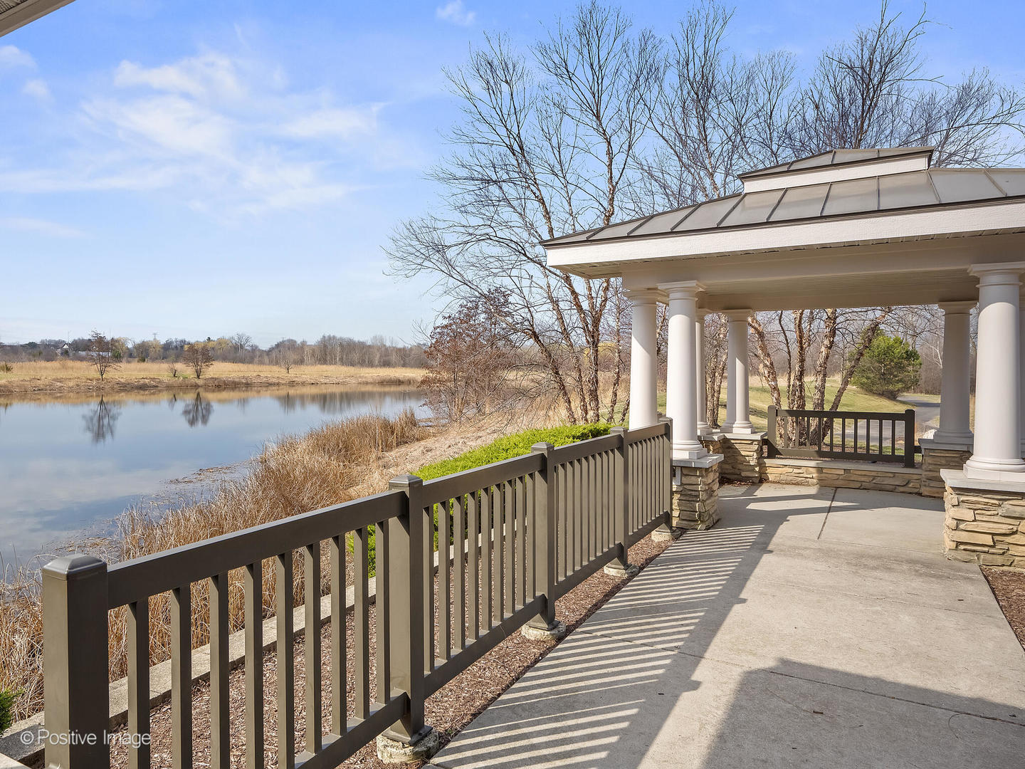 350 Shawnee Drive, Carol Stream, IL 60188