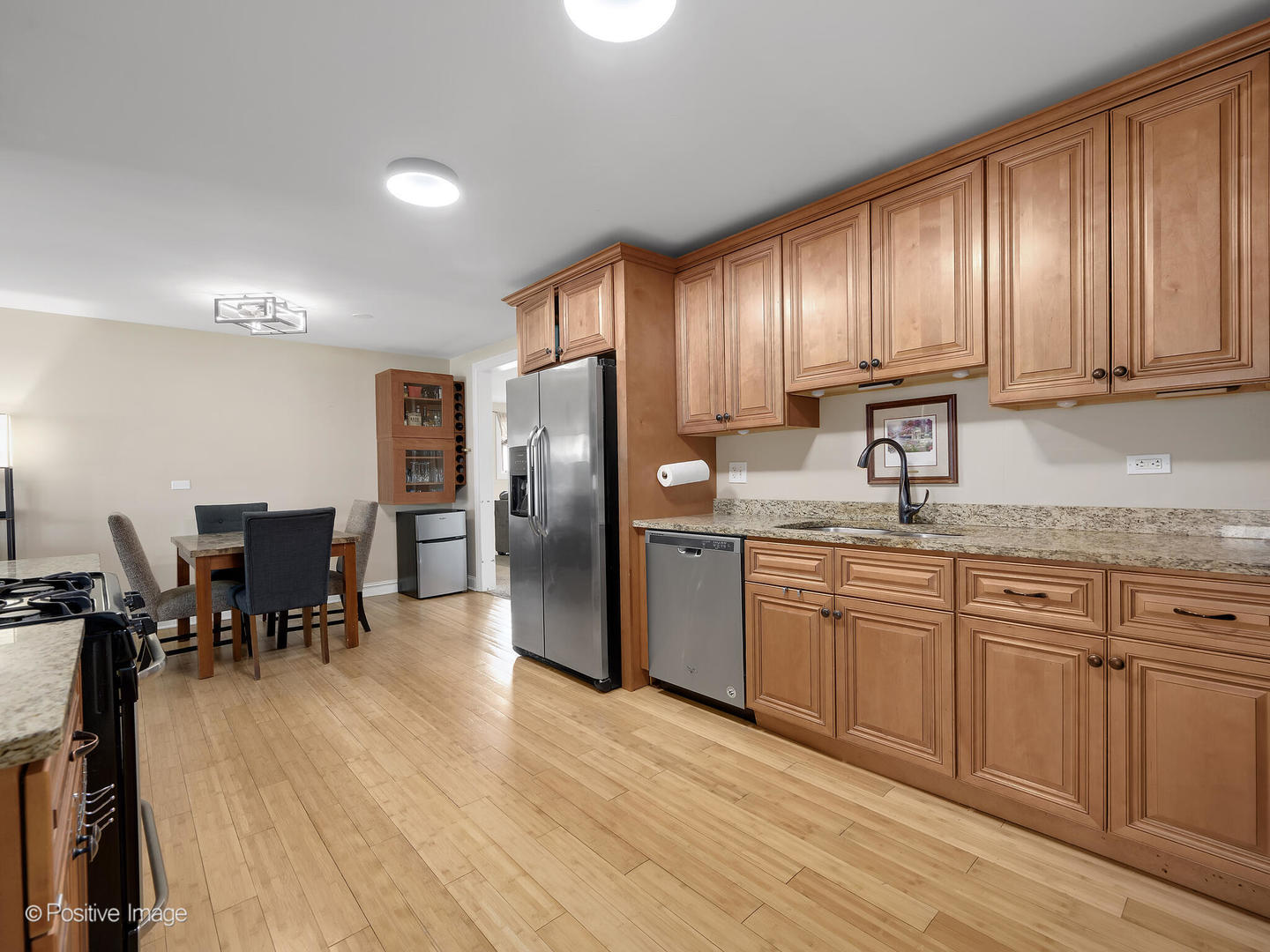 350 Shawnee Drive, Carol Stream, IL 60188