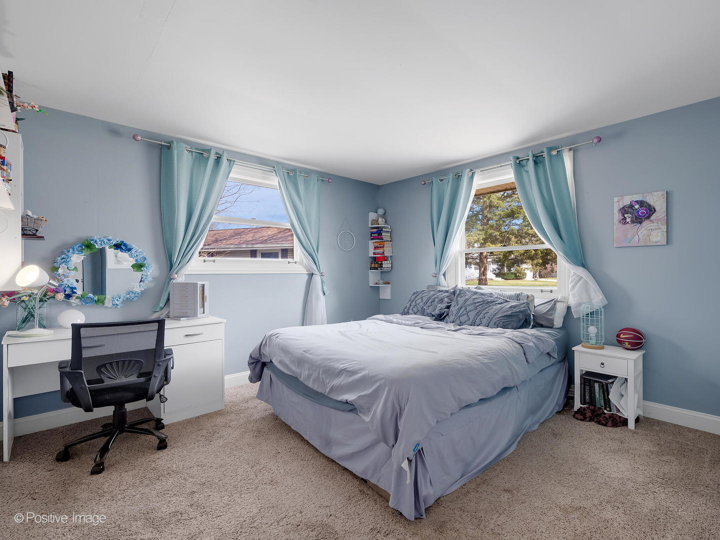 350 Shawnee Drive, Carol Stream, IL 60188