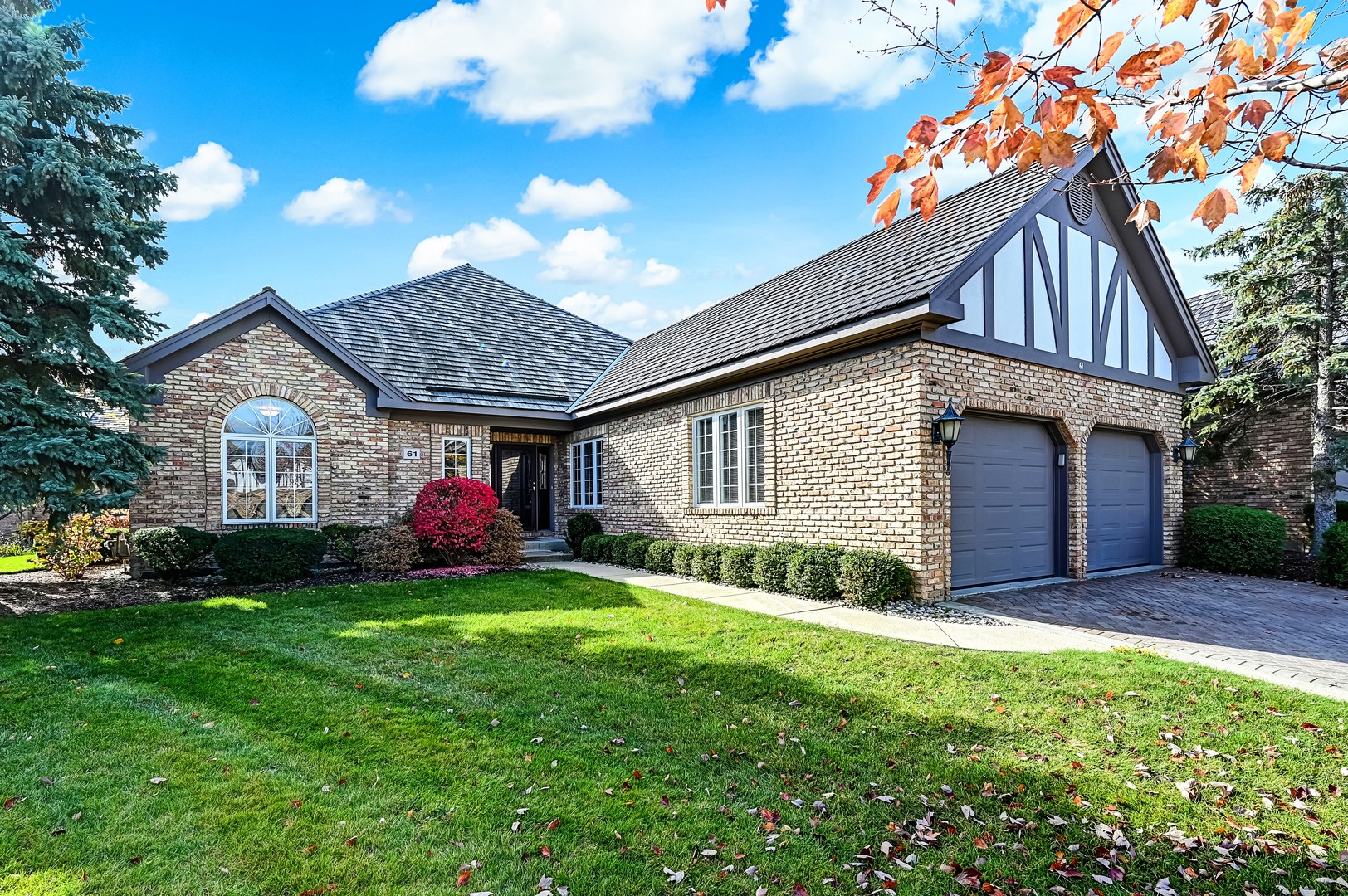 61 Berkshire Court, Burr Ridge, IL 60527