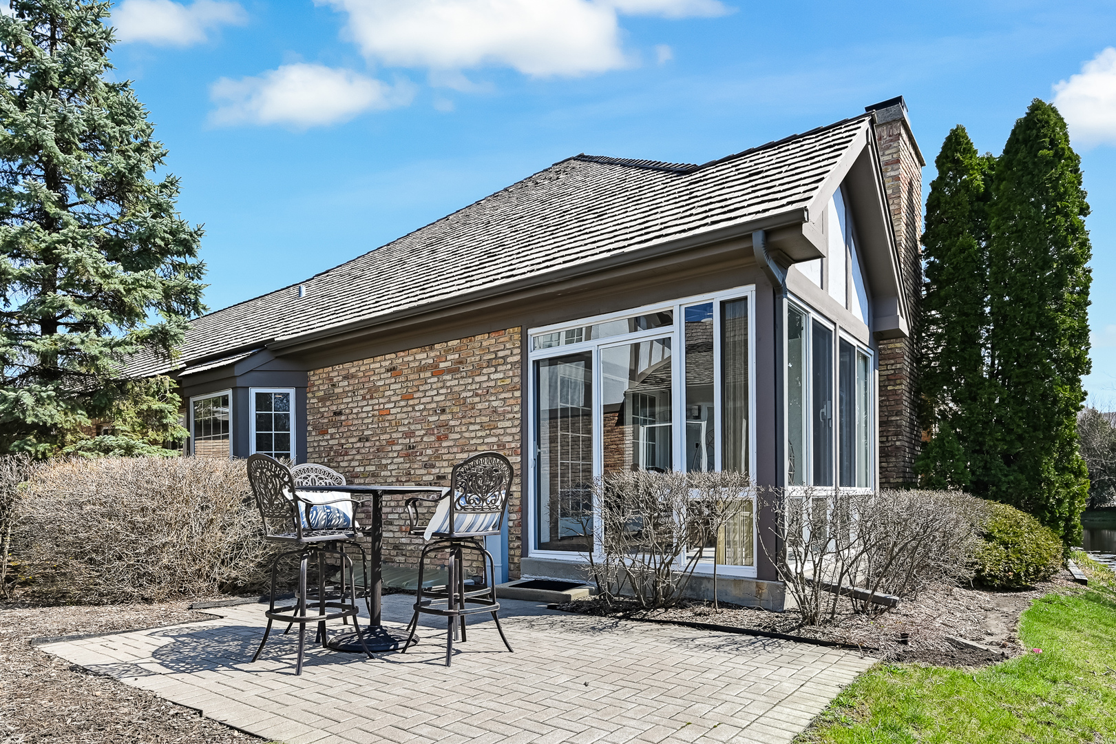 61 Berkshire Court, Burr Ridge, IL 60527