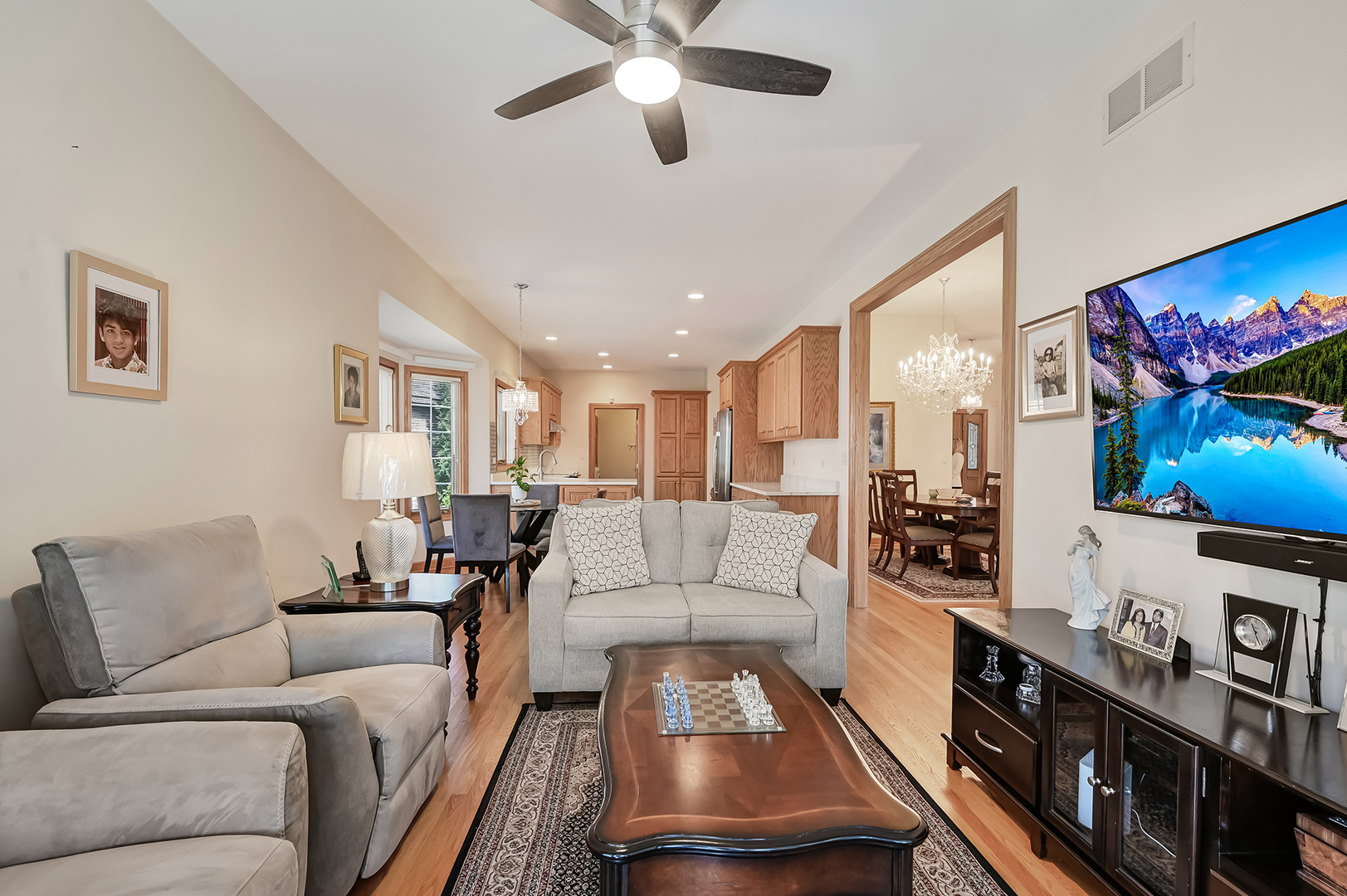 61 Berkshire Court, Burr Ridge, IL 60527