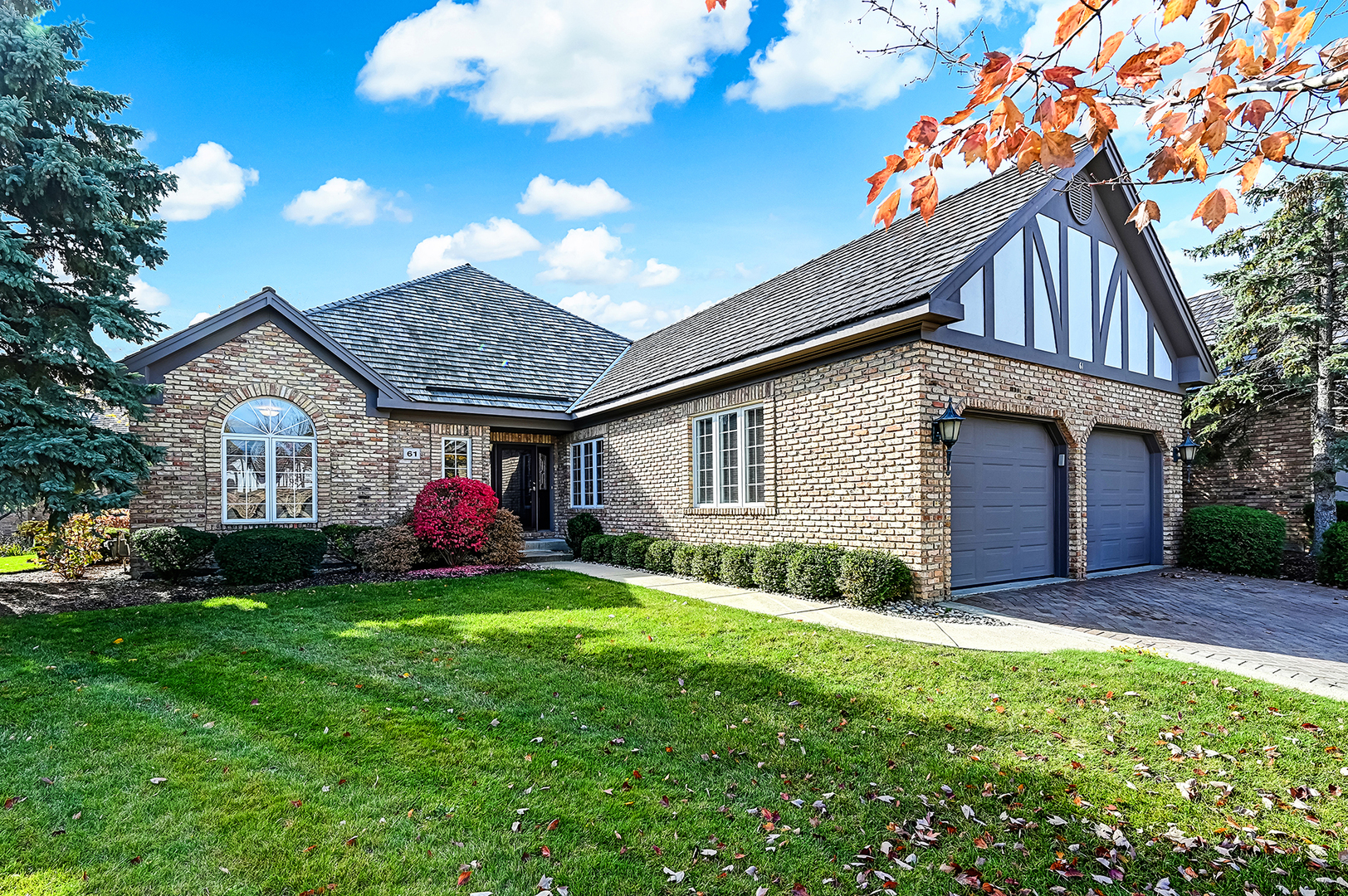 61 Berkshire Court, Burr Ridge, IL 60527