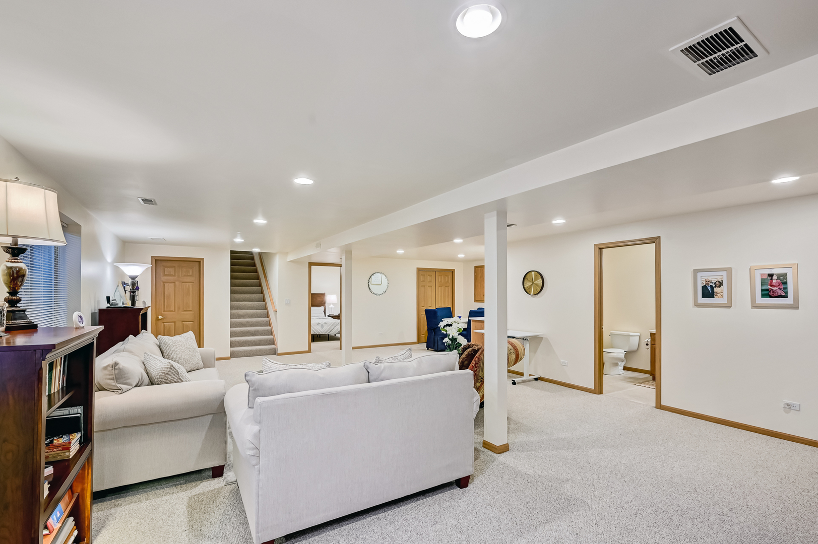 61 Berkshire Court, Burr Ridge, IL 60527