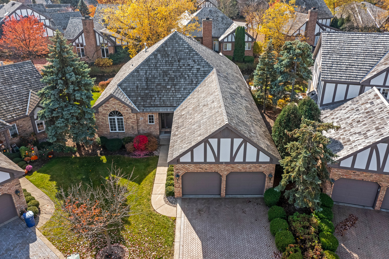 61 Berkshire Court, Burr Ridge, IL 60527