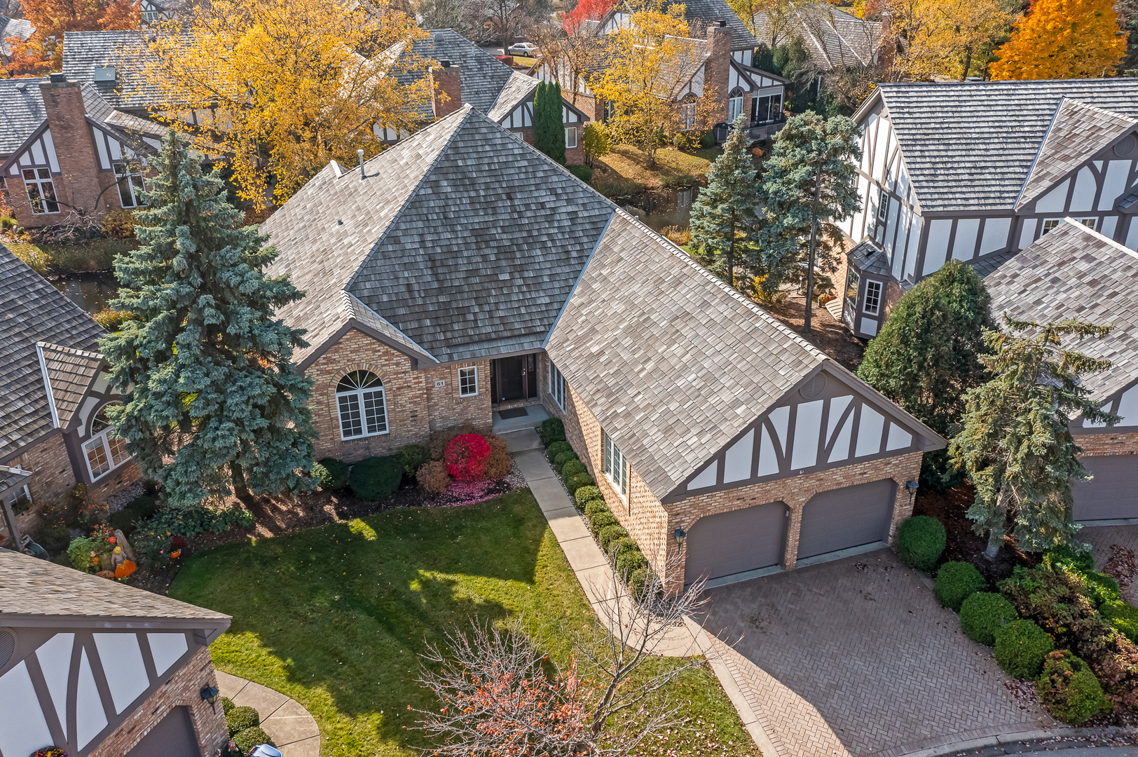 61 Berkshire Court, Burr Ridge, IL 60527