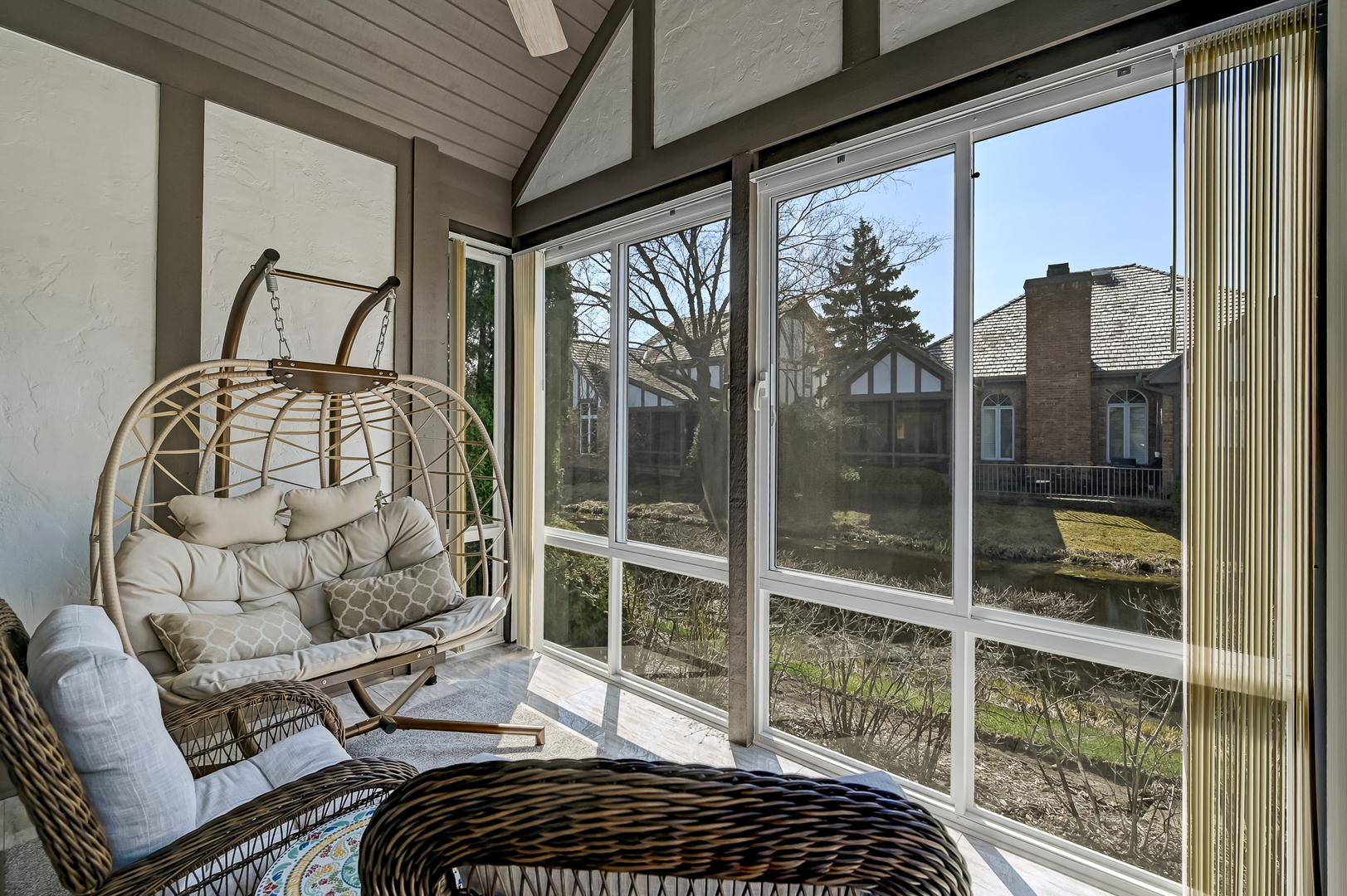 61 Berkshire Court, Burr Ridge, IL 60527