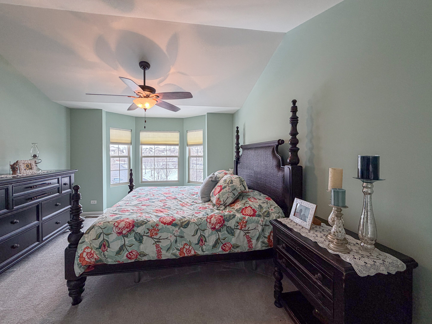 28W078 Shelburne Farms Drive, Winfield, IL 60190