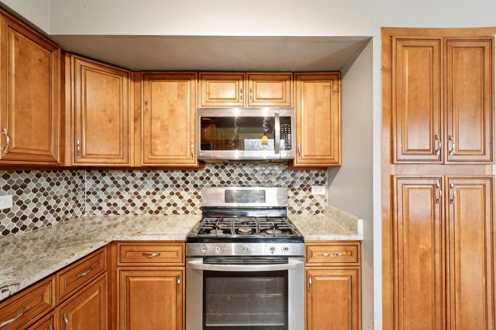 333 Grosvenor Court, Bolingbrook, IL 60440