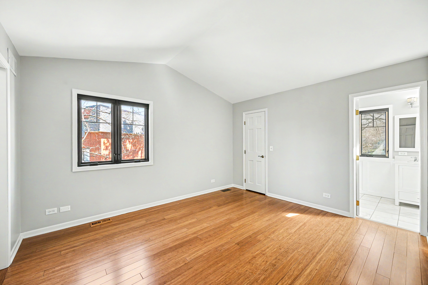 416 Lawrence Avenue, Glen Ellyn, IL 60137