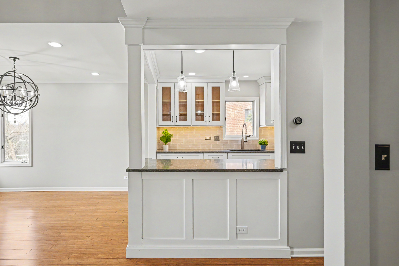 416 Lawrence Avenue, Glen Ellyn, IL 60137