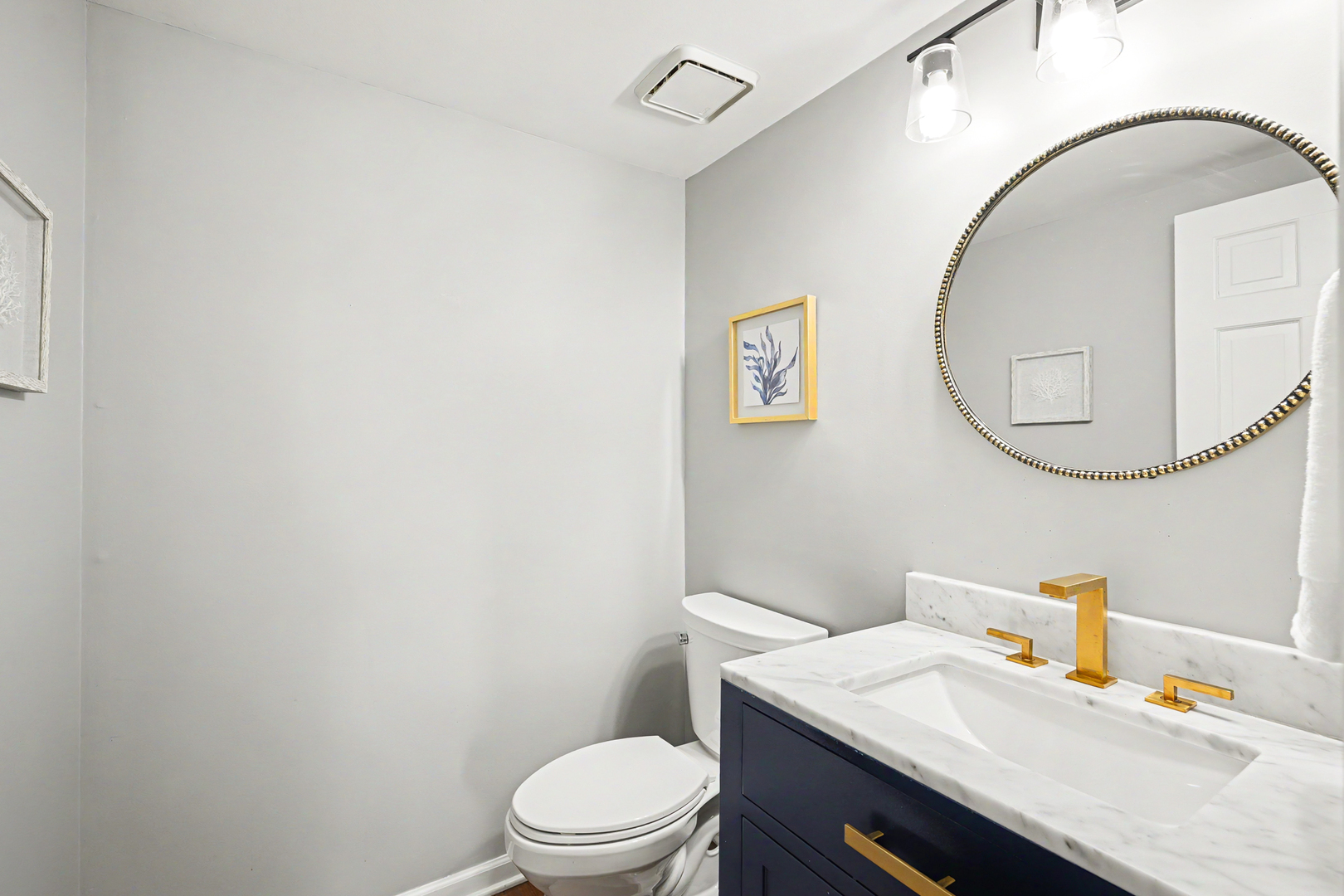 416 Lawrence Avenue, Glen Ellyn, IL 60137