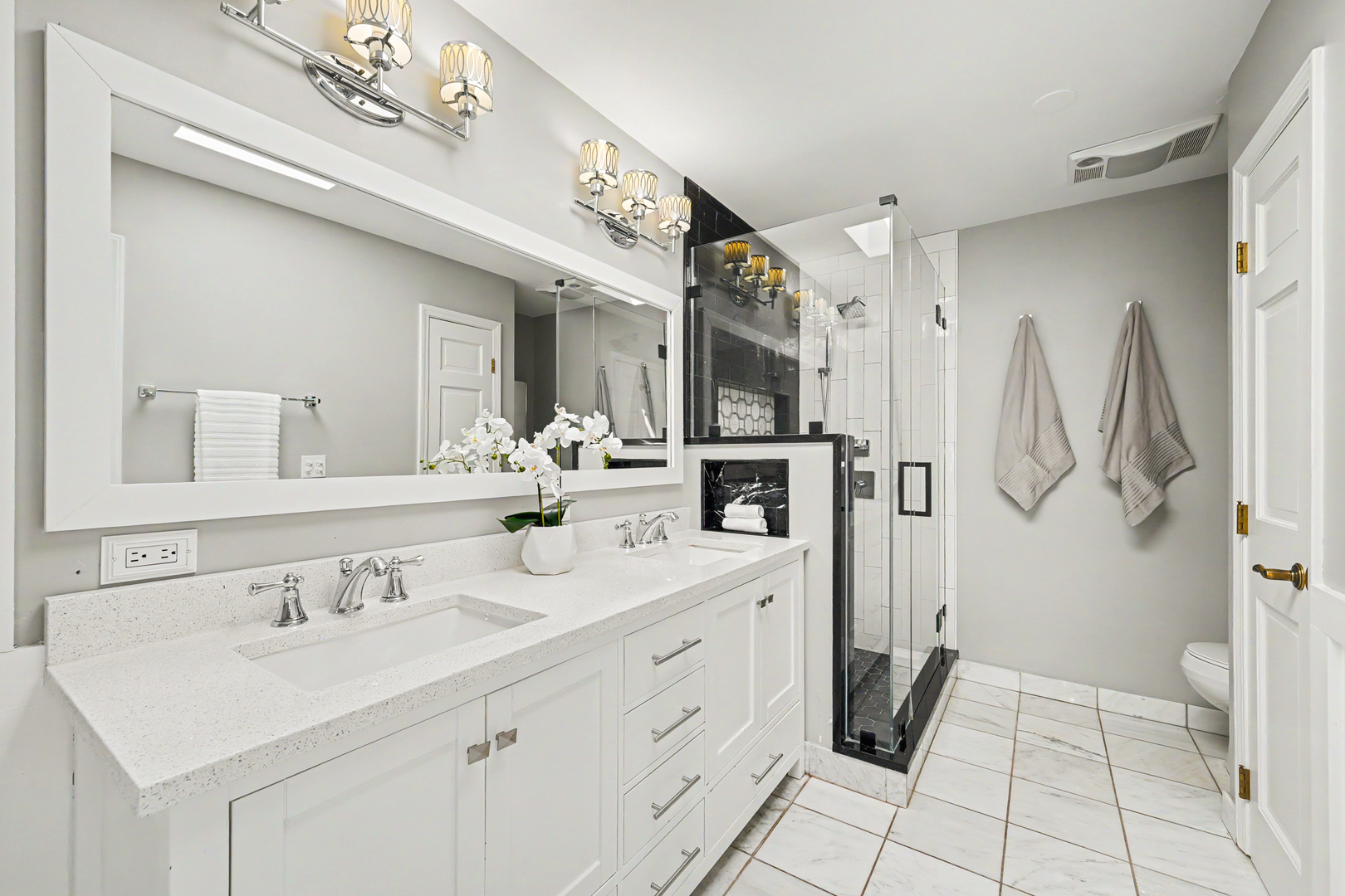 416 Lawrence Avenue, Glen Ellyn, IL 60137