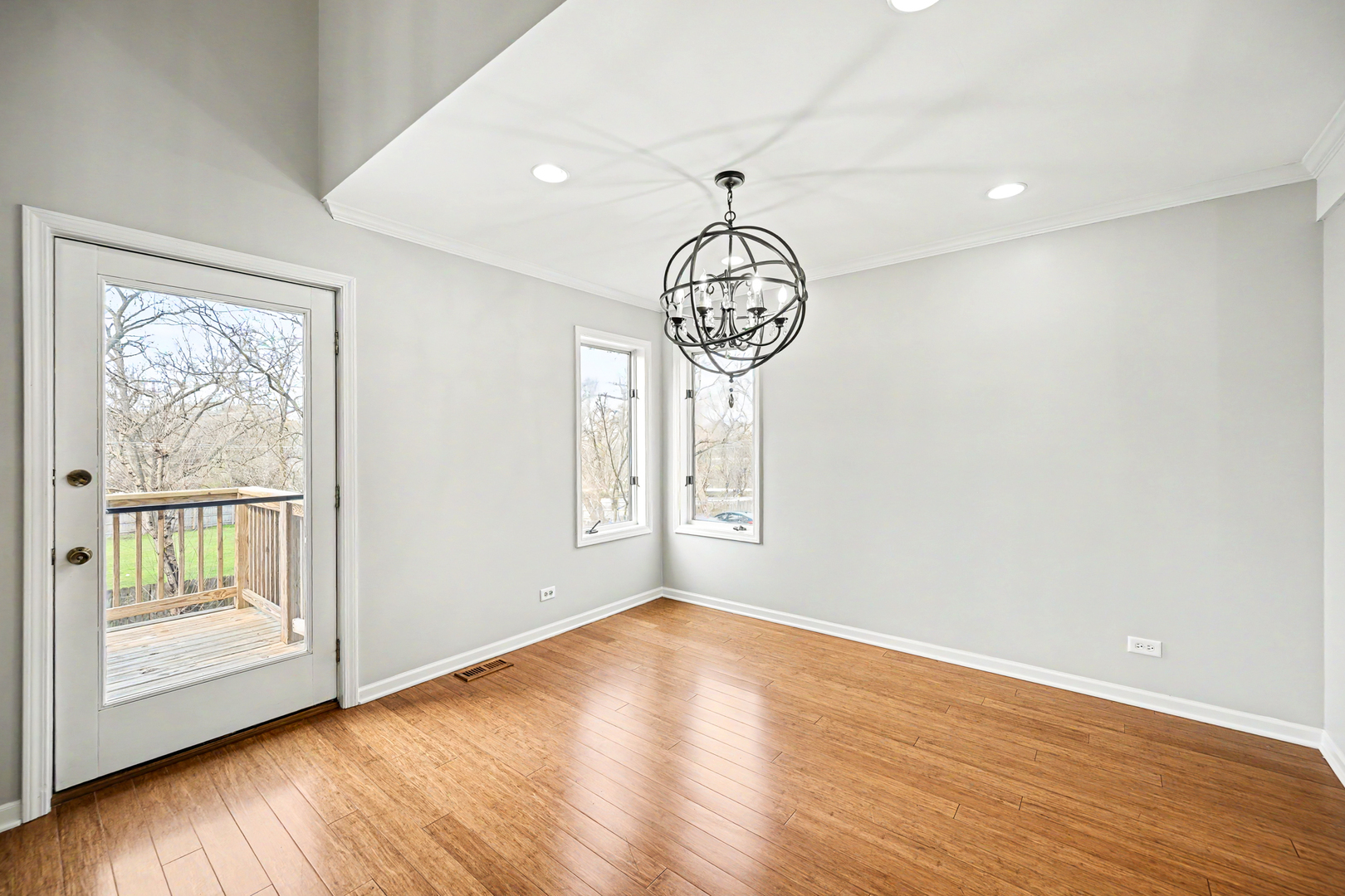 416 Lawrence Avenue, Glen Ellyn, IL 60137