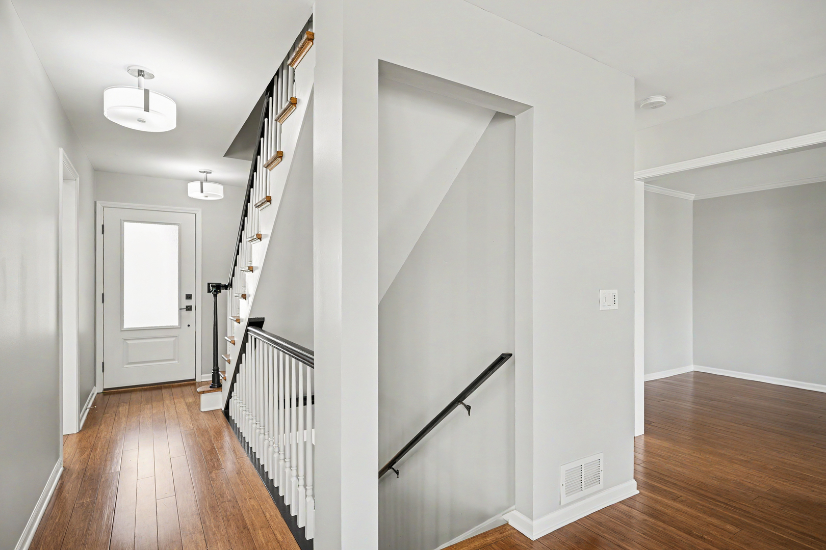 416 Lawrence Avenue, Glen Ellyn, IL 60137