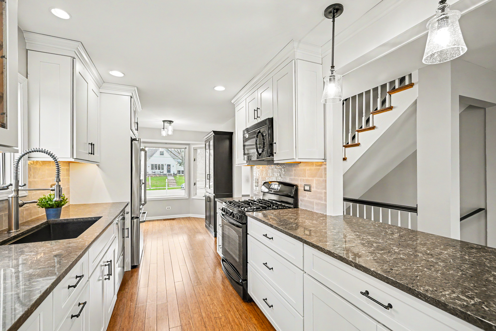 416 Lawrence Avenue, Glen Ellyn, IL 60137